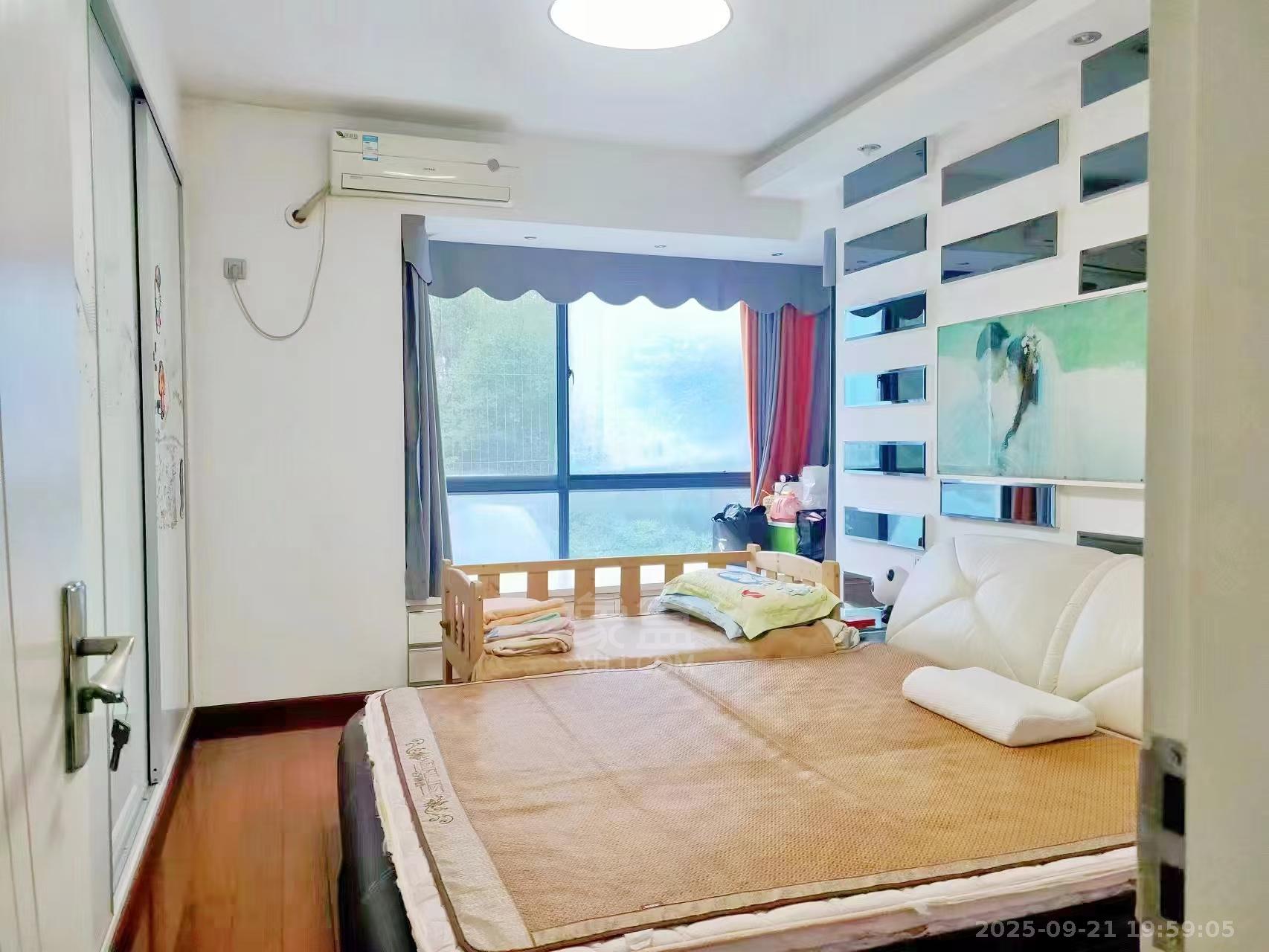 山水国际  2室2厅1卫    1600.0元/月室内图