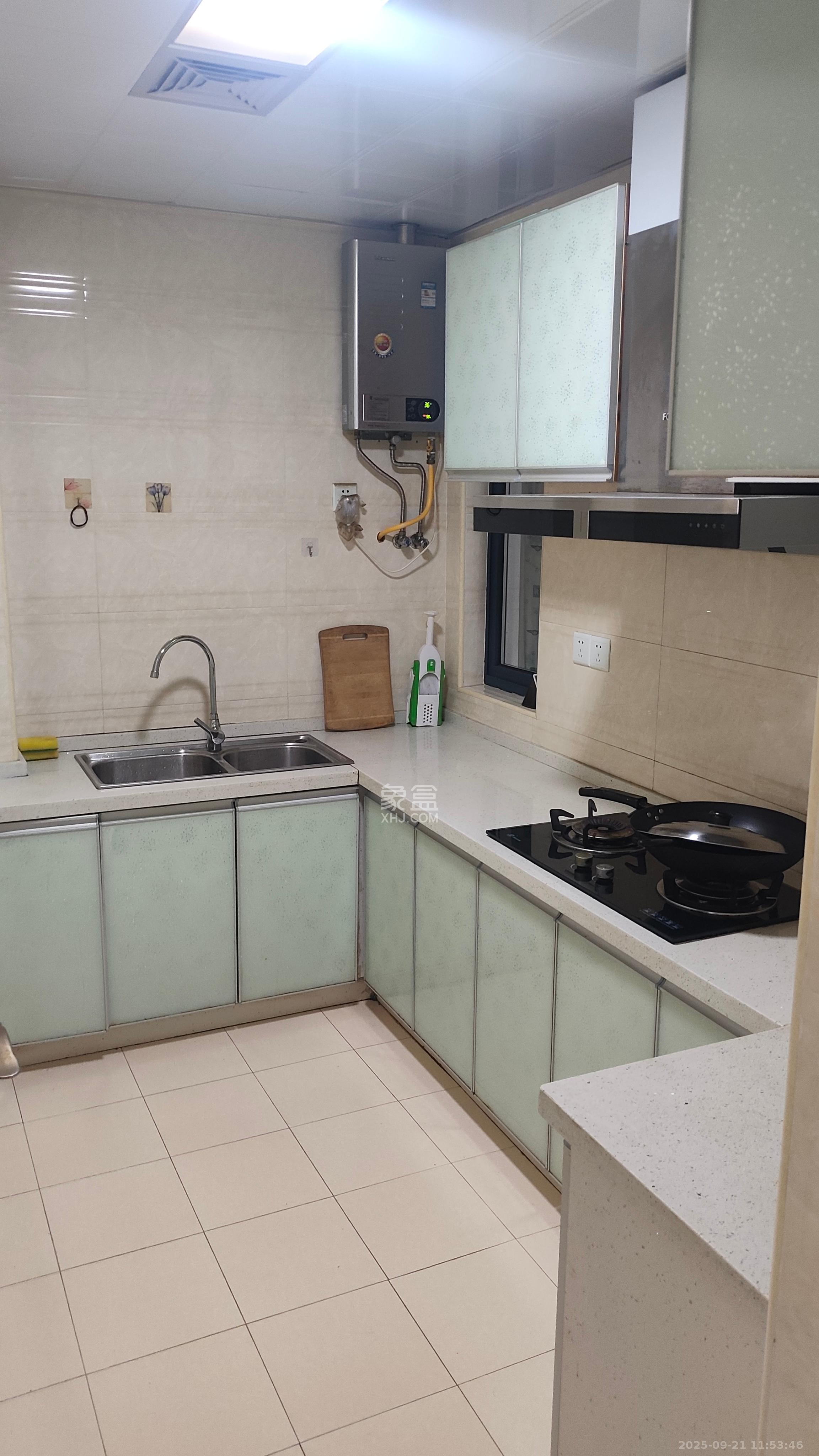 黑金时代广场 3室1厅1卫 1700.0元/月 黑金时代广场 3室1厅1卫 1700.0元/月室内图