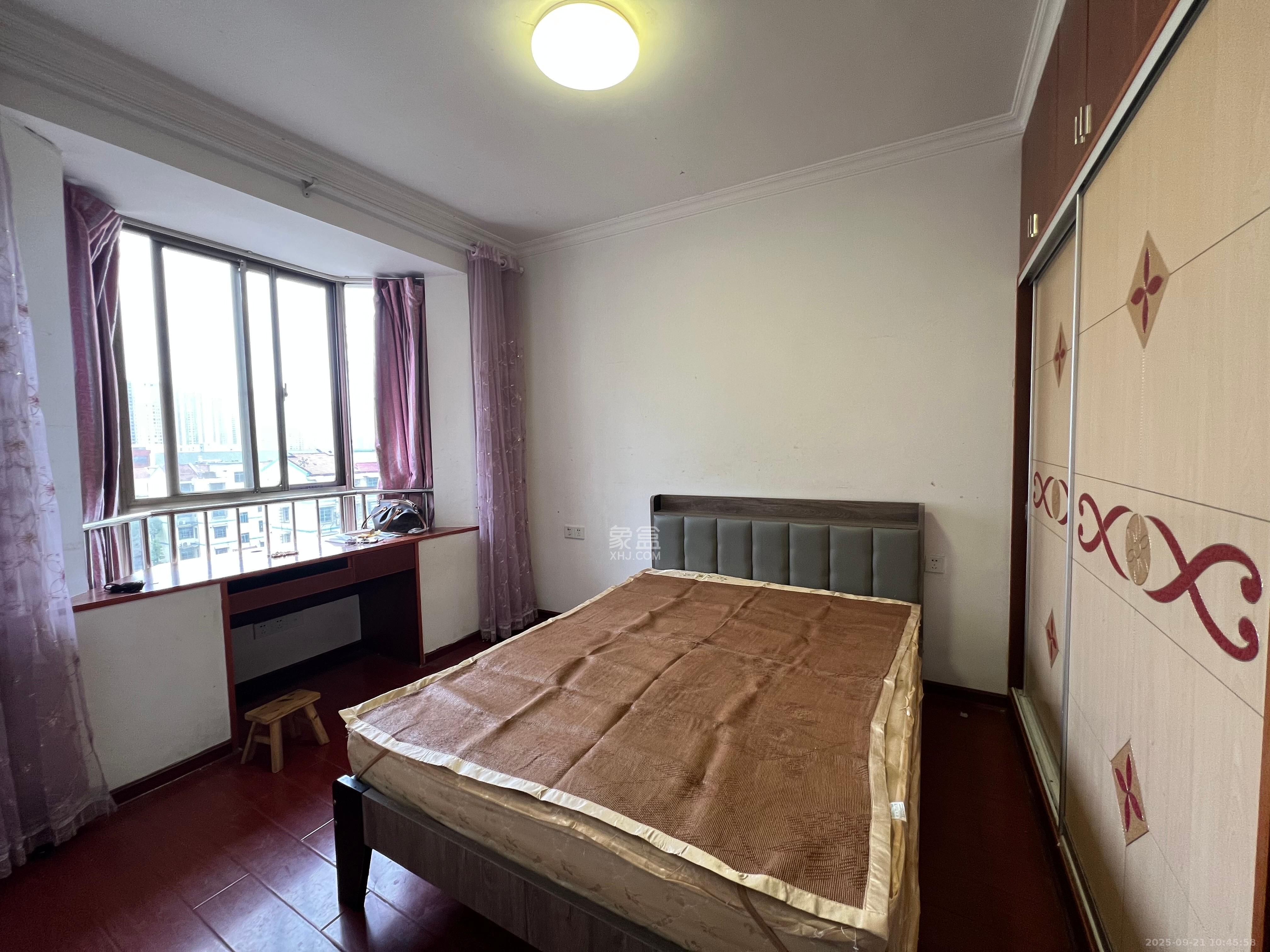 荷叶小区 2室2厅1卫 1000.0元/月 荷叶小区 2室2厅1卫 1000.0元/月室内图