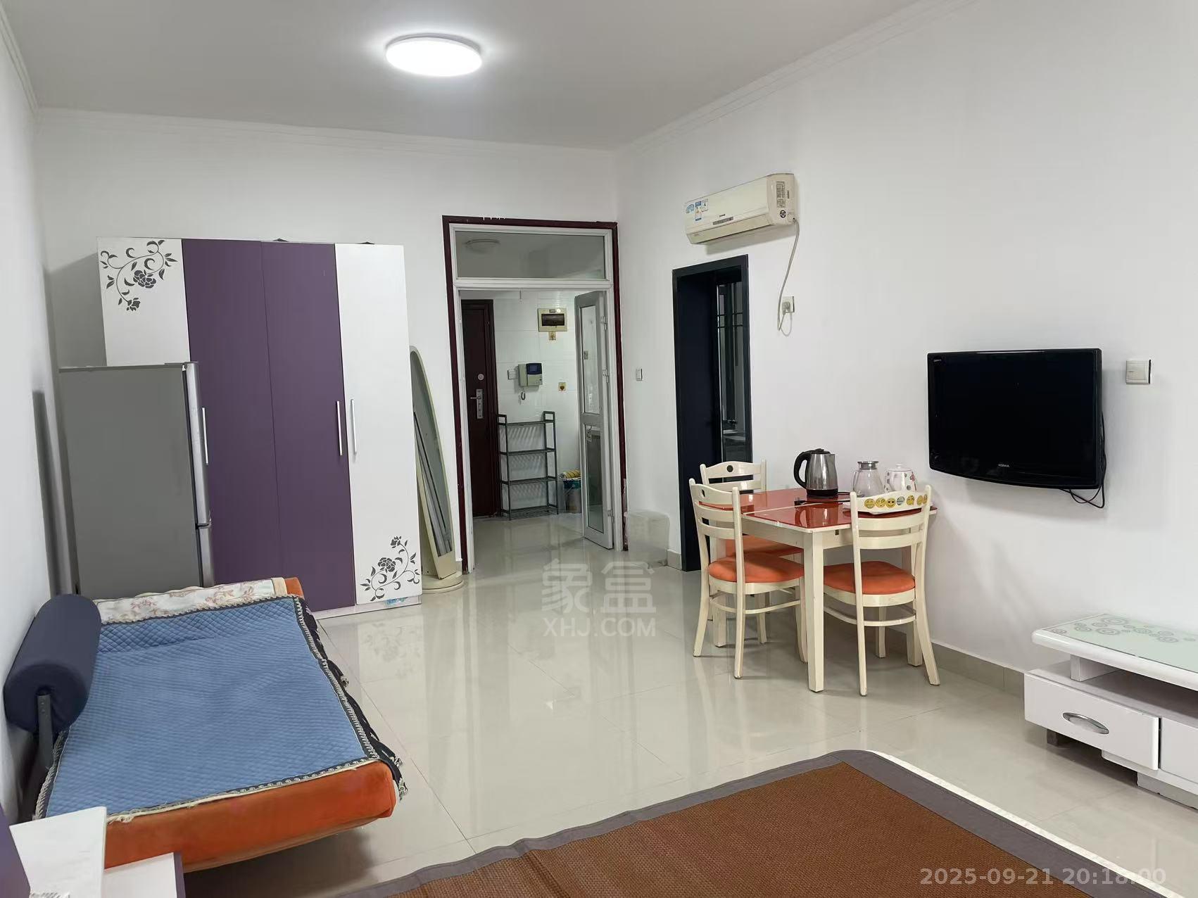 水岸春天  1室1厅1卫    1100.0元/月室内图