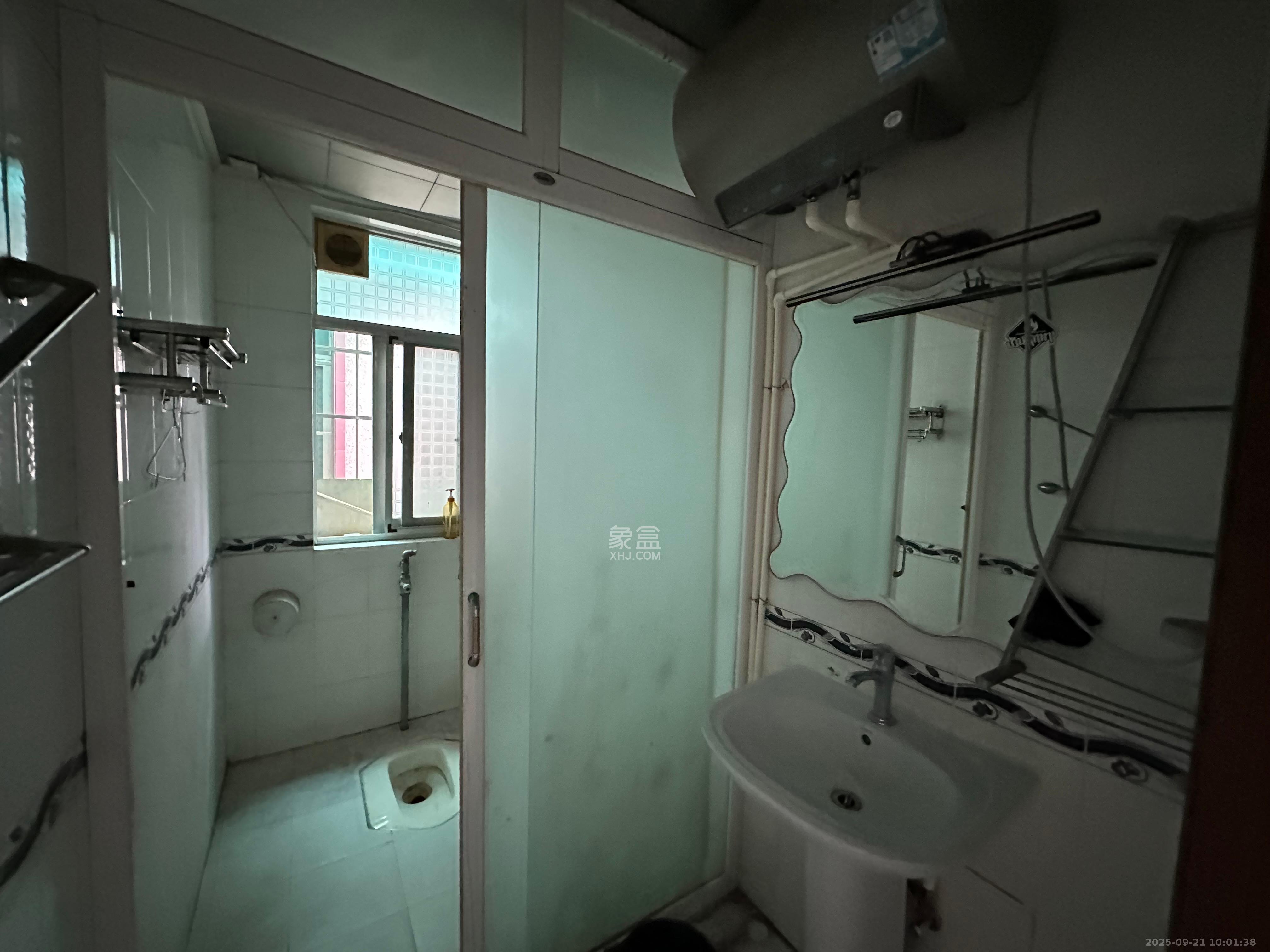 南建公寓 4室2厅2卫 2600.0元/月 南建公寓 4室2厅2卫 2600.0元/月室内图