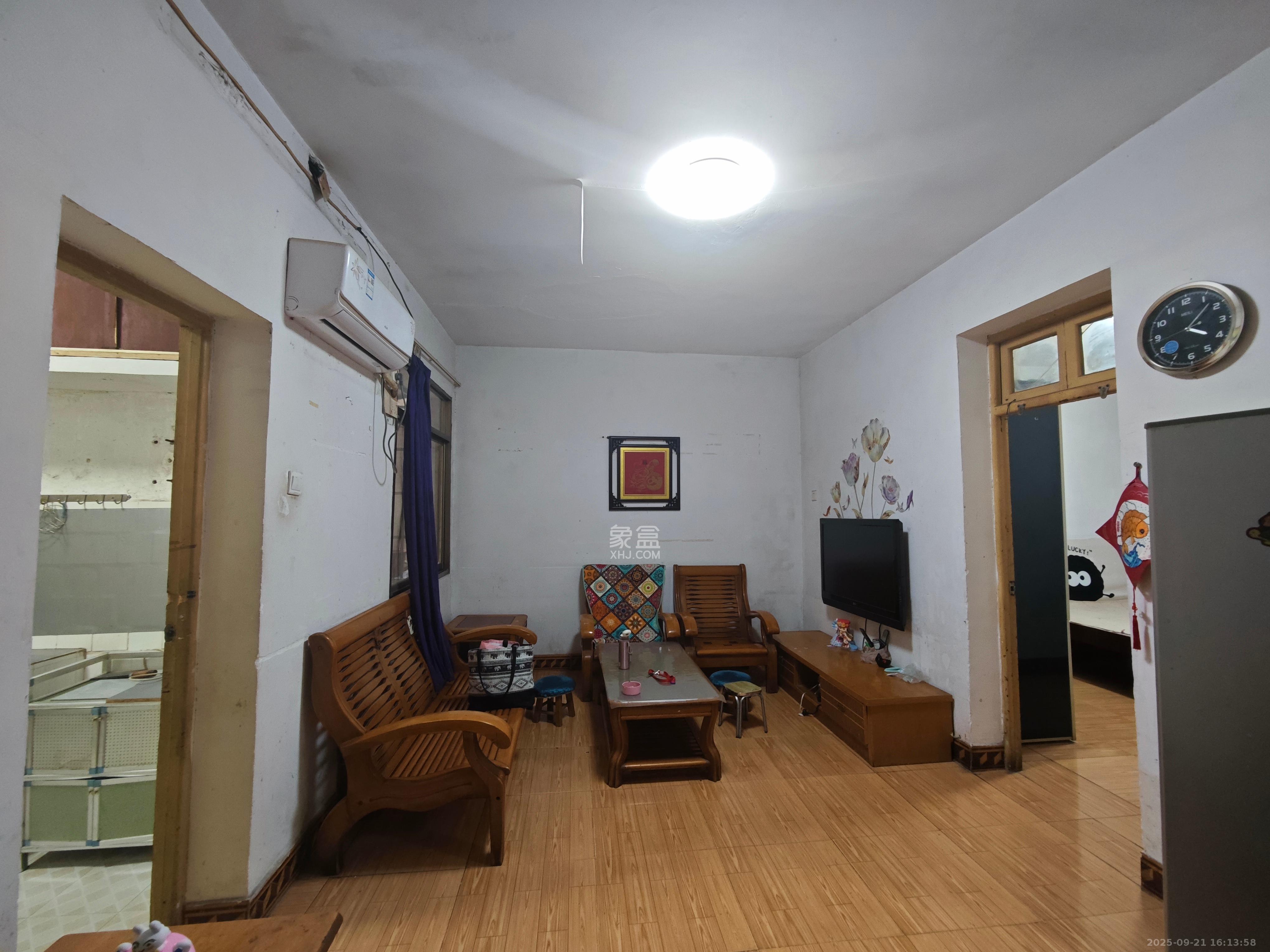 通程物流宿舍  2室1厅1卫    1500.0元/月室内图