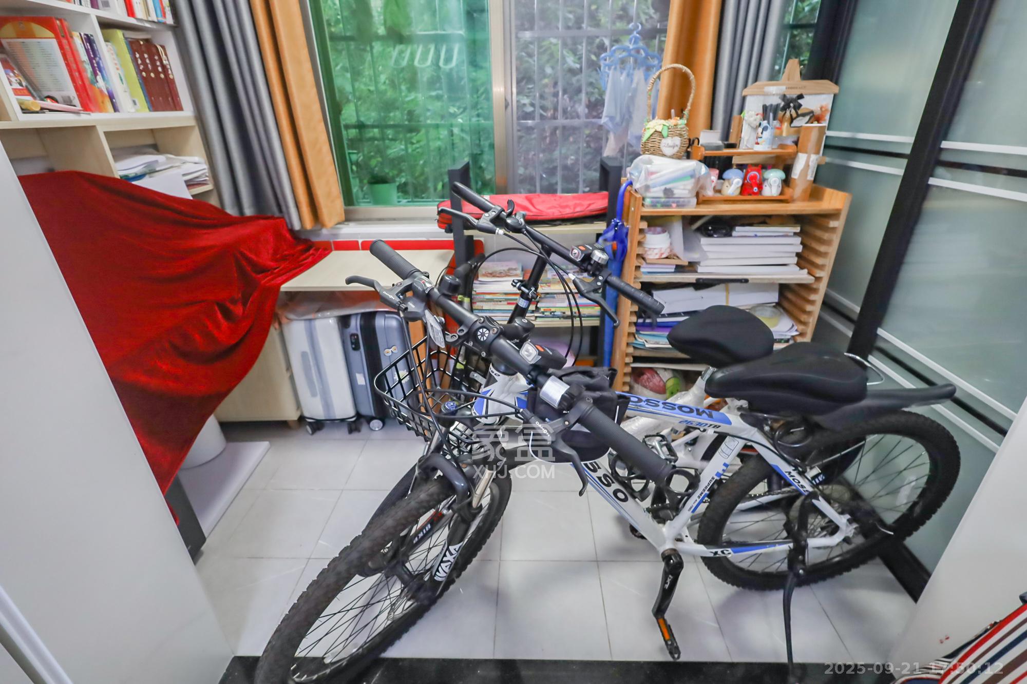 溁湾桥小区 3室2厅1卫 75.0万 溁湾桥小区 3室2厅1卫 75.0万阳台