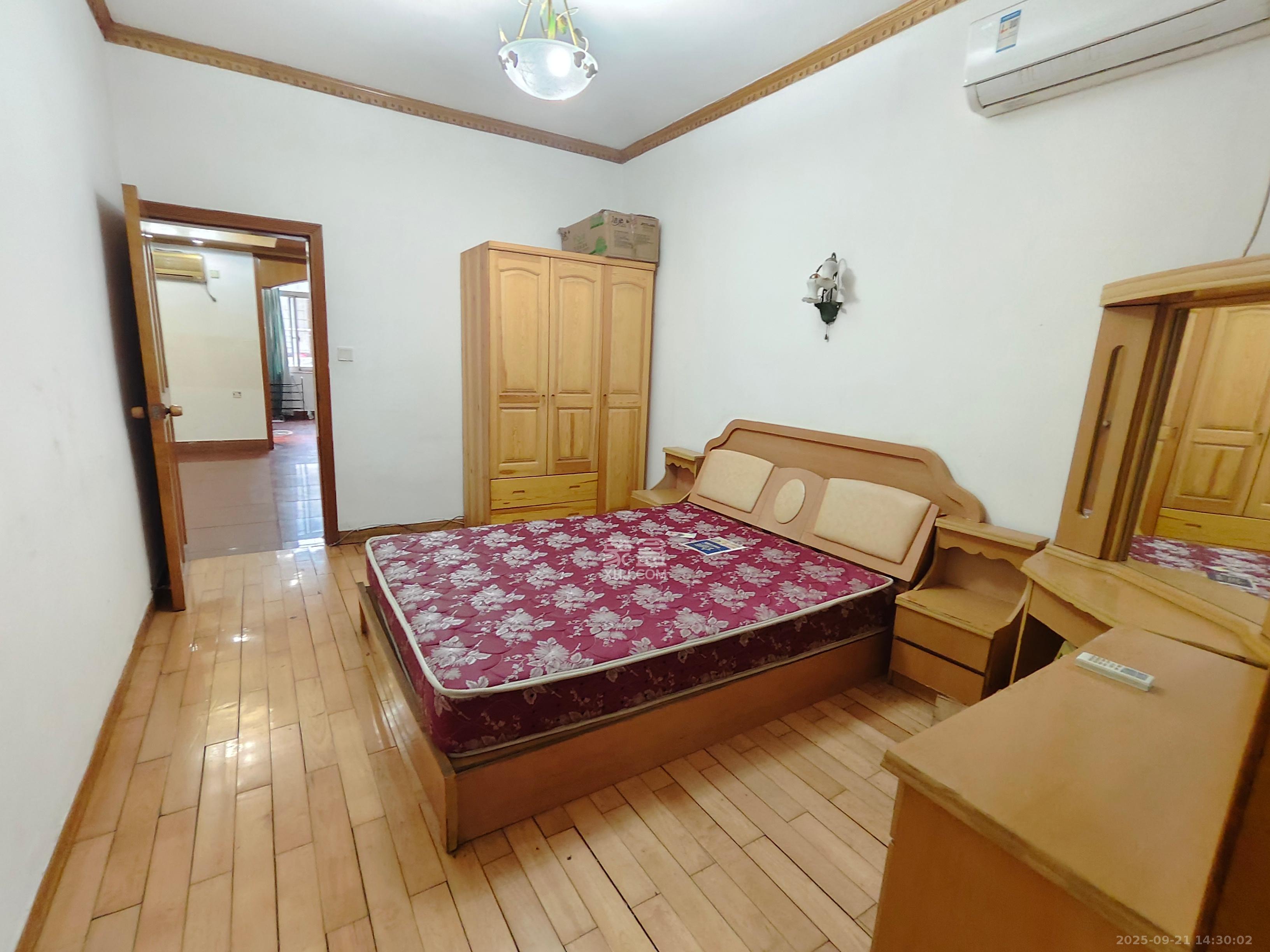 梨子山小区  2室1厅1卫    1700.0元/月室内图