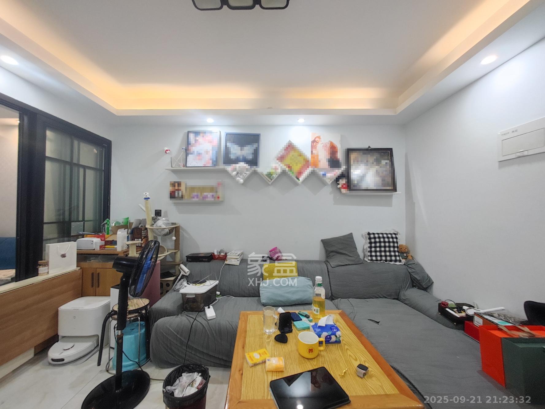 美洲故事高层 2室2厅1卫 49.0万 美洲故事高层 2室2厅1卫 49.0万客厅