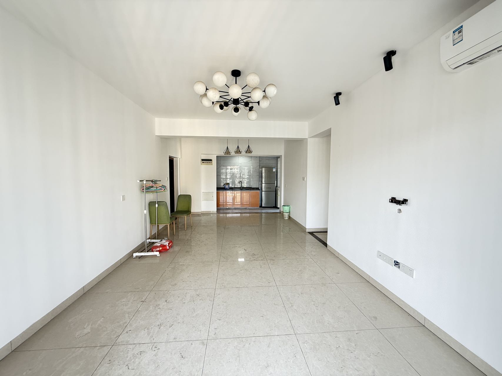 时代城永秀一期 3室2厅1卫 95.0万 时代城永秀一期 3室2厅1卫 95.0万客厅