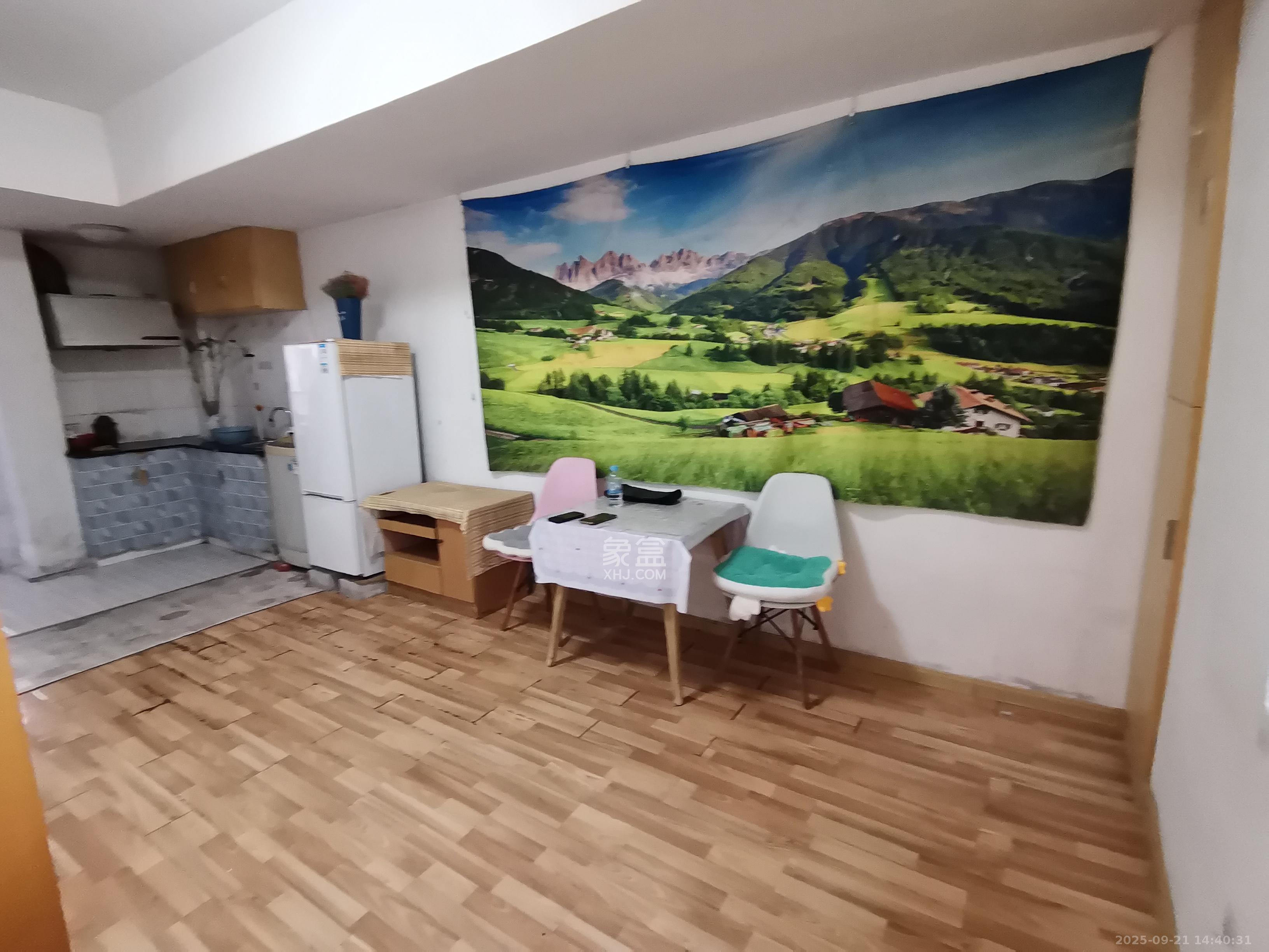 阳光100二期  1室1厅1卫    1200.0元/月室内图