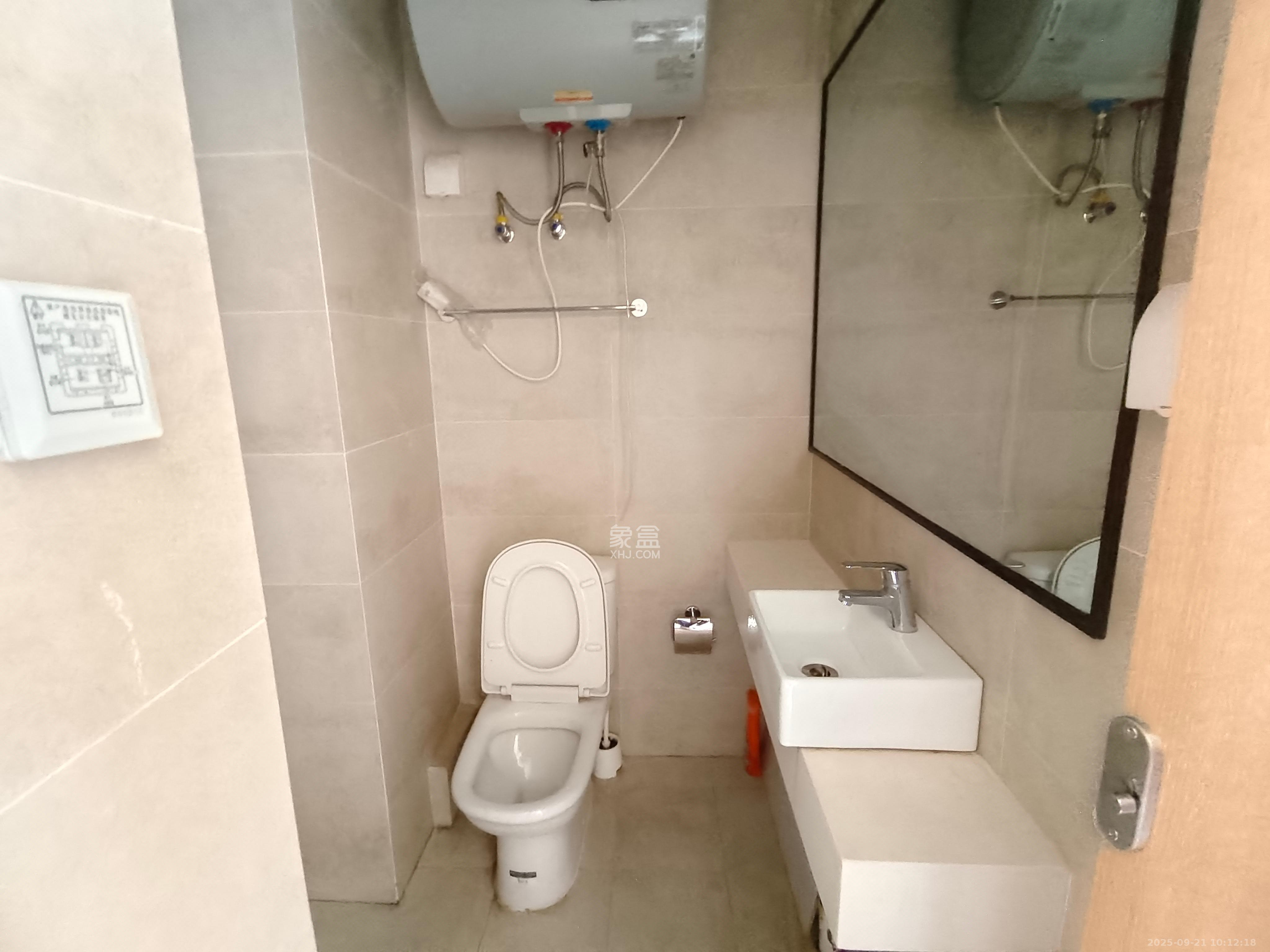 兰亭湾畔  1室1厅1卫    1000.0元/月室内图