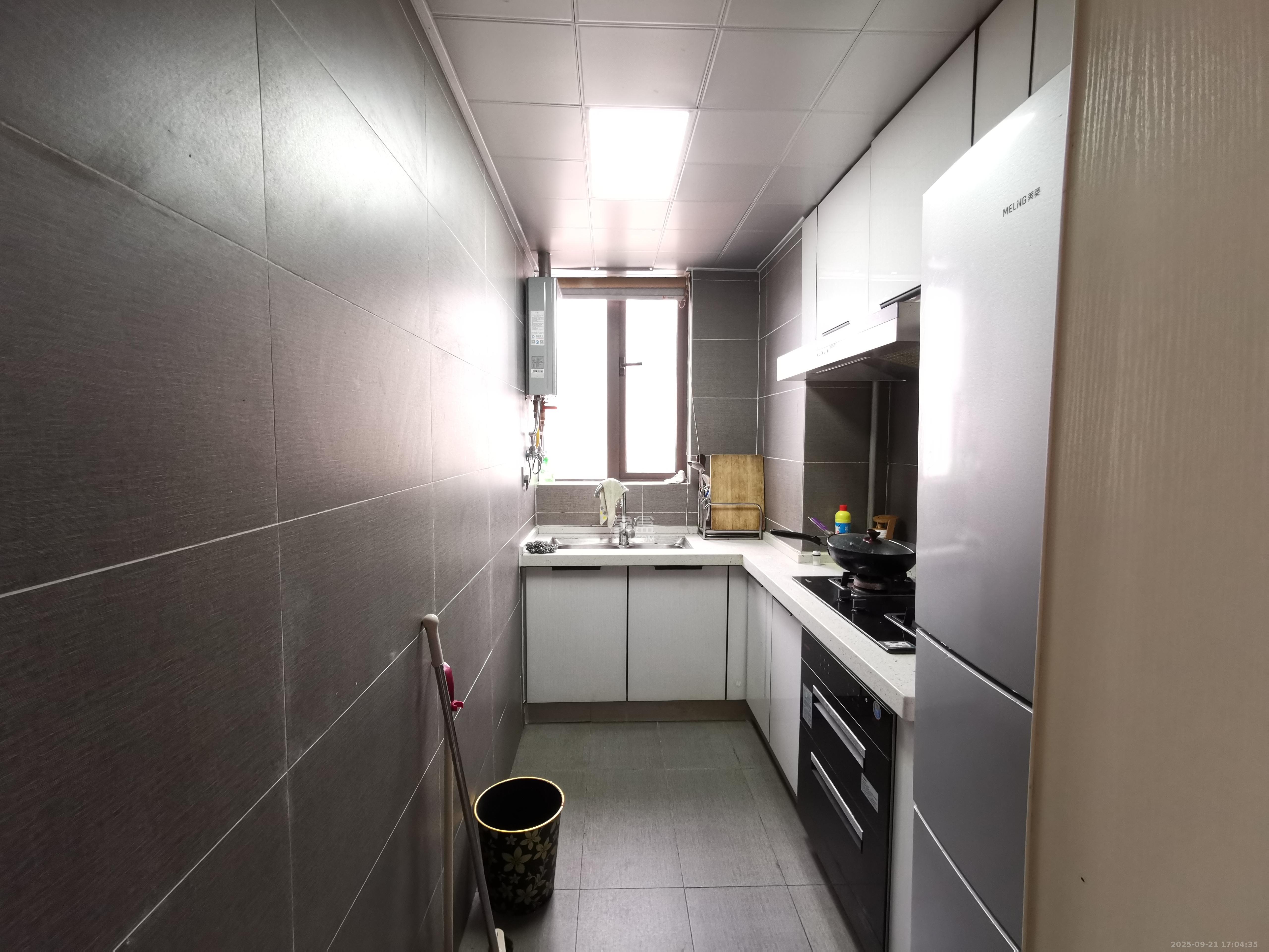 合能洋湖公馆 2室2厅1卫 2000.0元/月 合能洋湖公馆 2室2厅1卫 2000.0元/月室内图