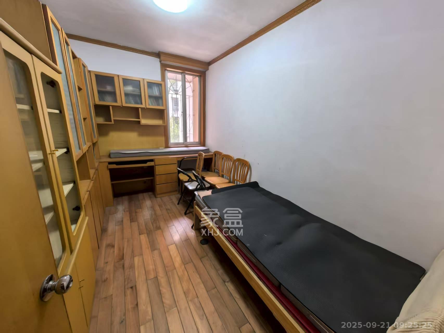 金科园  3室2厅1卫    2200.0元/月 金科园  3室2厅1卫    2200.0元/月室内图