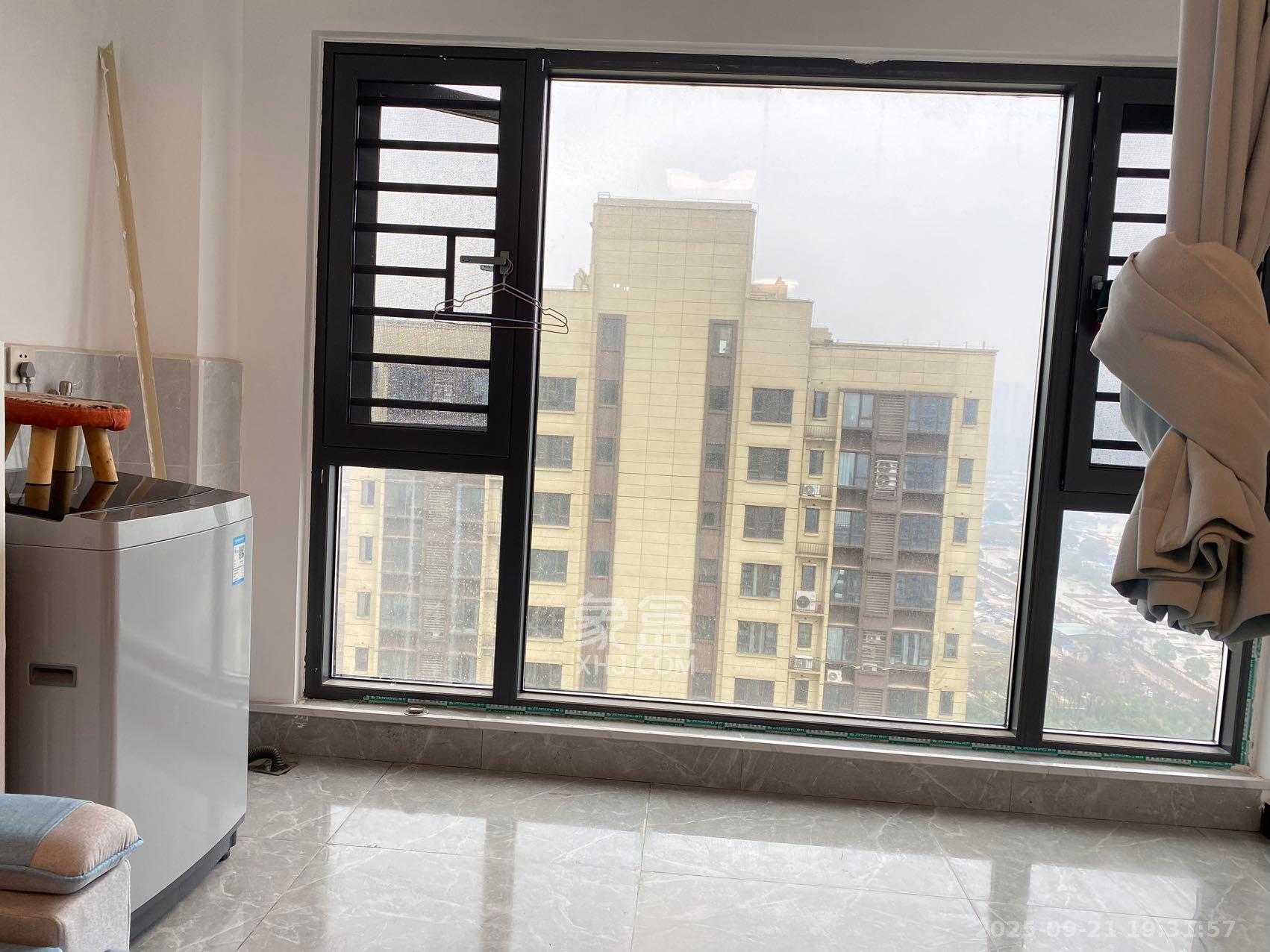 阳光城尚东湾蓝莓苑  3室2厅1卫    2500.0元/月室内图