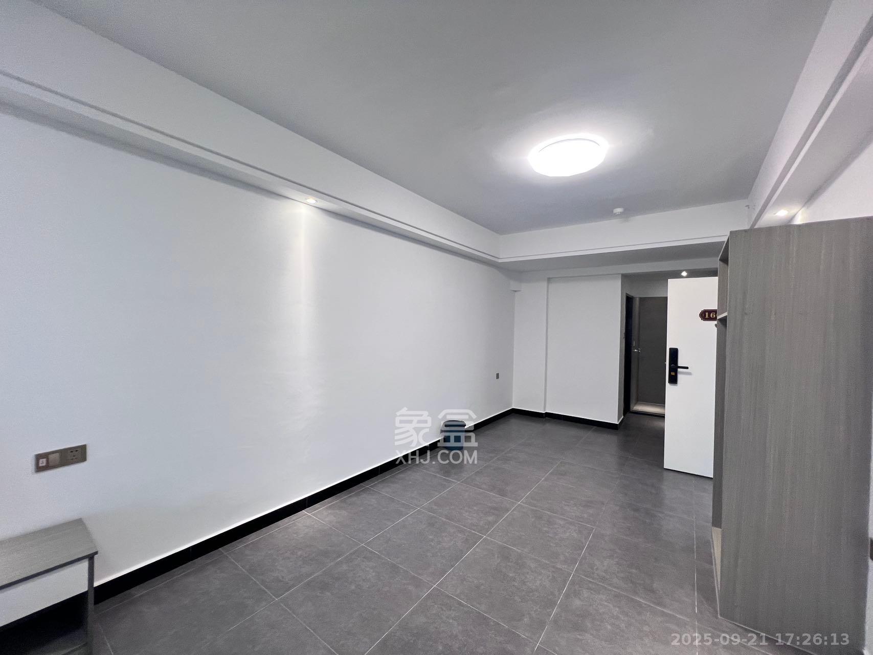 裕天国际商汇中心 1室1厅1卫 1700.0元/月 裕天国际商汇中心 1室1厅1卫 1700.0元/月室内图