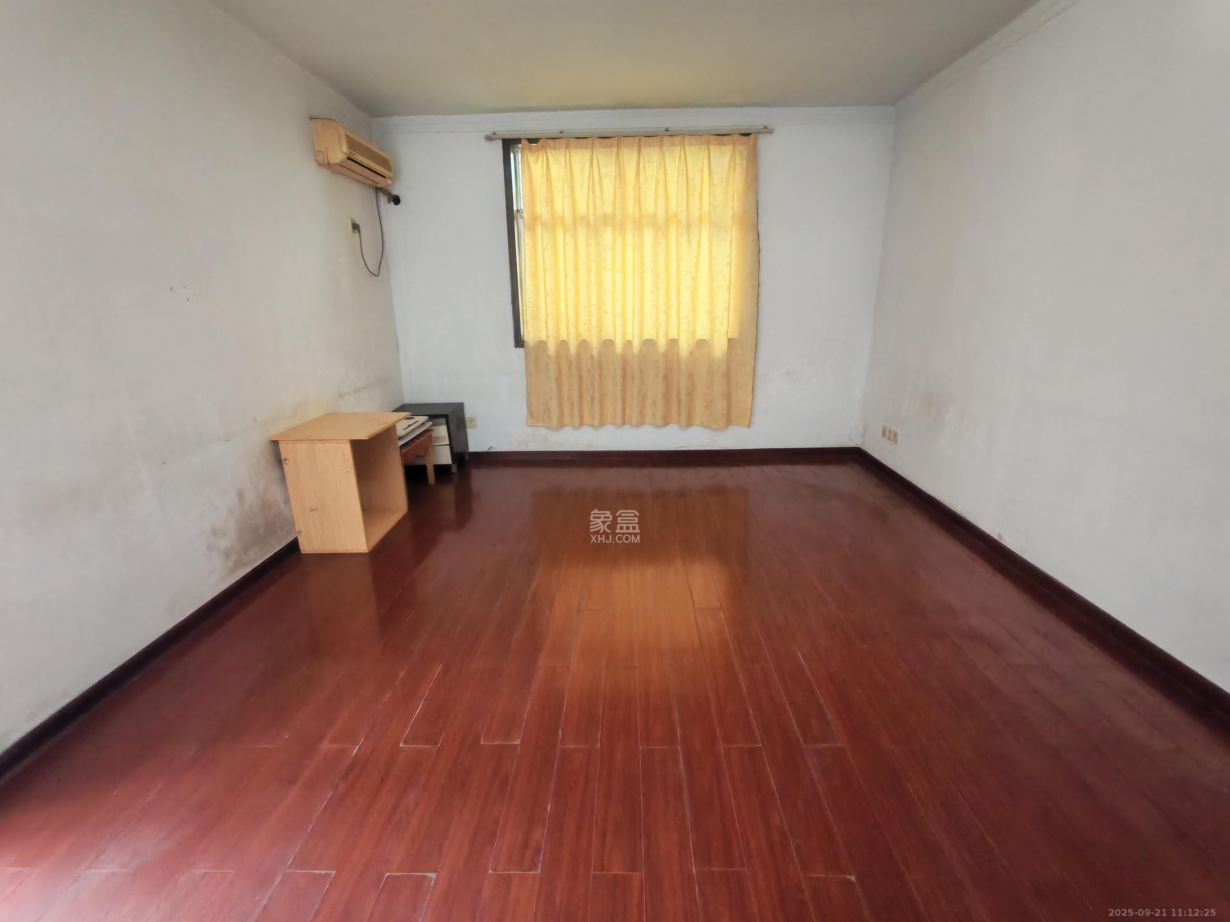 锦源小区 4室2厅2卫 1700.0元/月 锦源小区 4室2厅2卫 1700.0元/月室内图