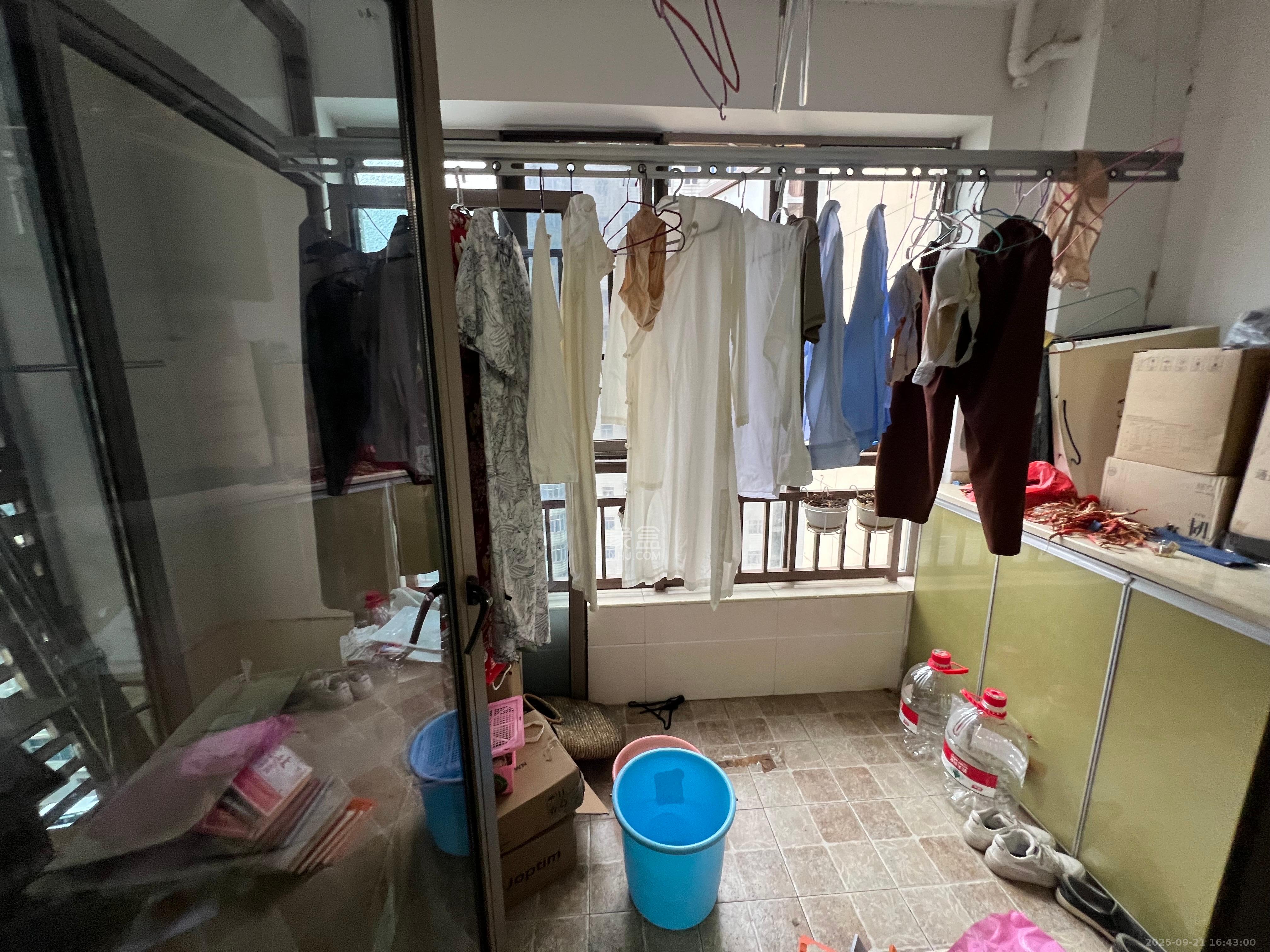 世茂铂翠湾二期 3室2厅1卫 2800.0元/月 世茂铂翠湾二期 3室2厅1卫 2800.0元/月室内图