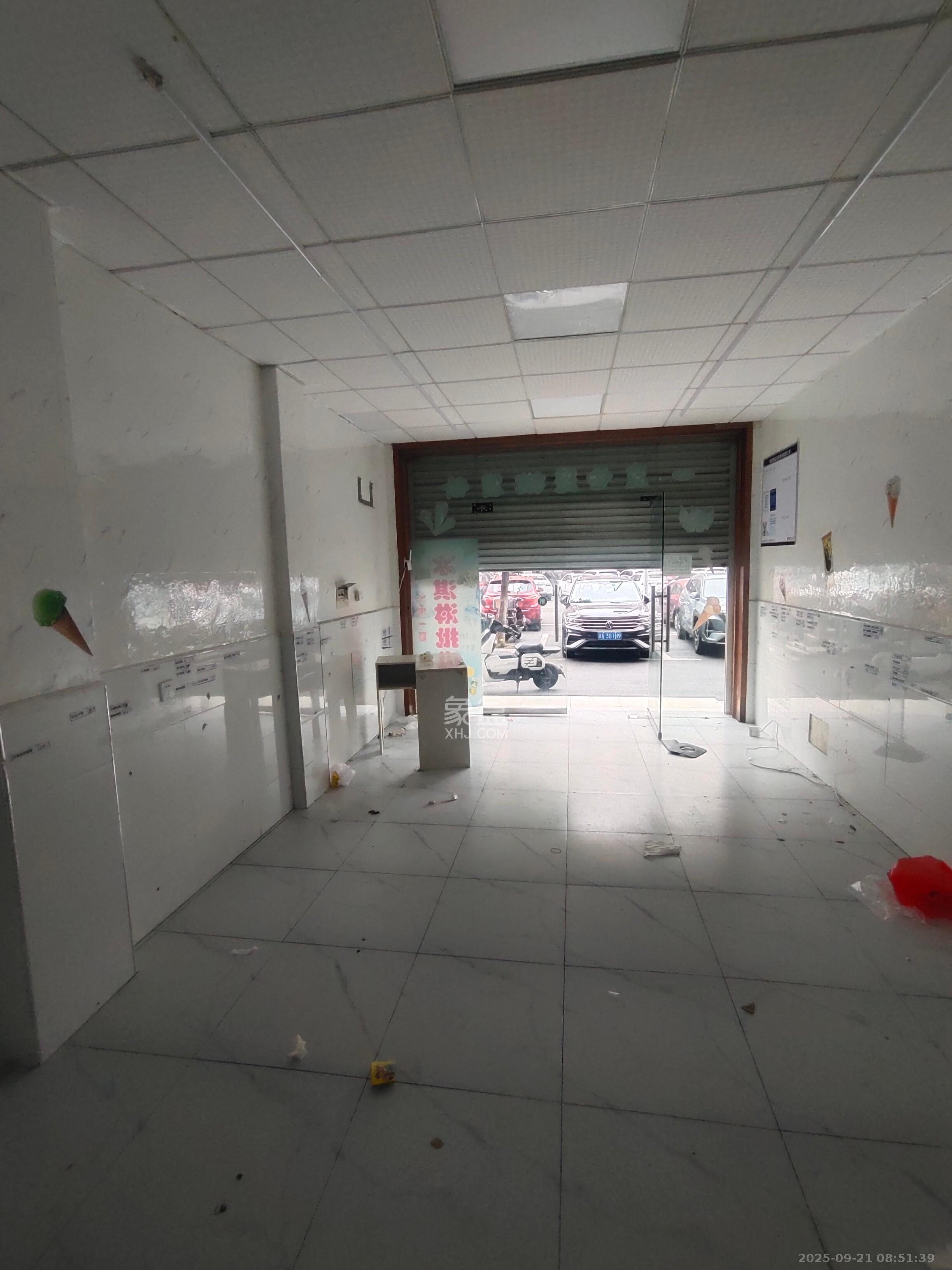 泉塘小区 1室1厅1卫 2200.0元/月 泉塘小区 1室1厅1卫 2200.0元/月室内图