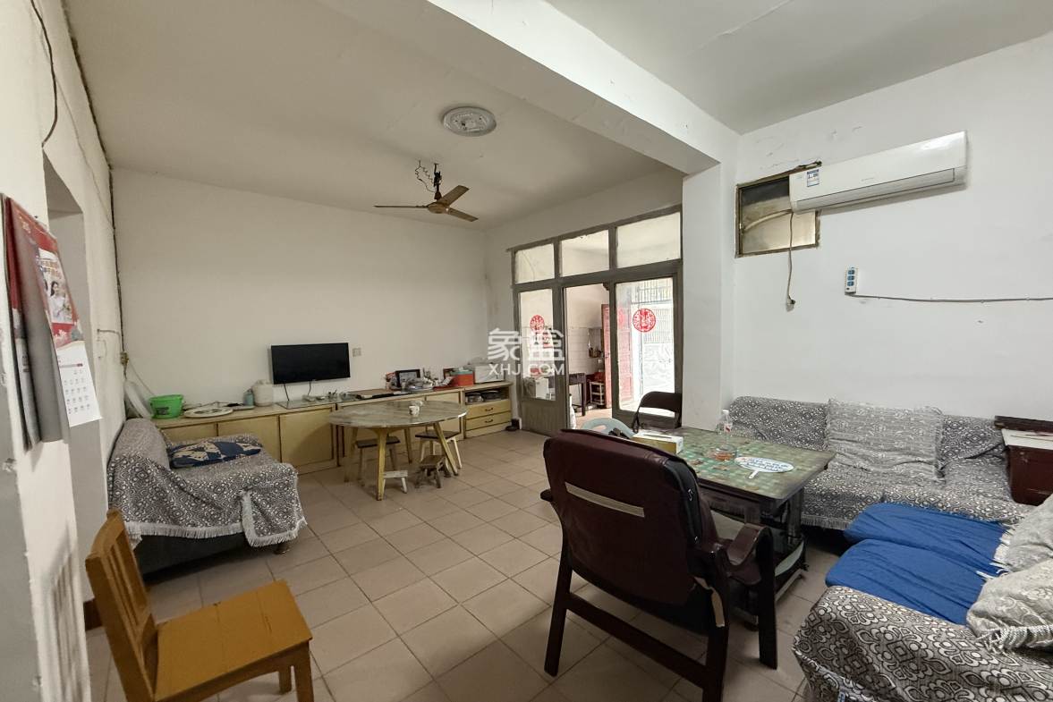 针织厂家属楼(新星南路) 1室0厅0卫 38.8万 针织厂家属楼(新星南路) 1室0厅0卫 38.8万客厅