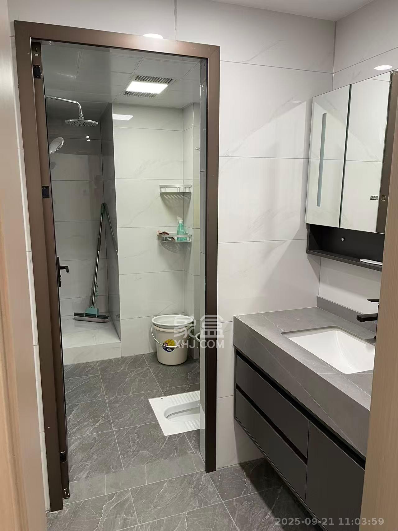 湖湘奥林匹克花园 3室2厅2卫 2700.0元/月 湖湘奥林匹克花园 3室2厅2卫 2700.0元/月室内图