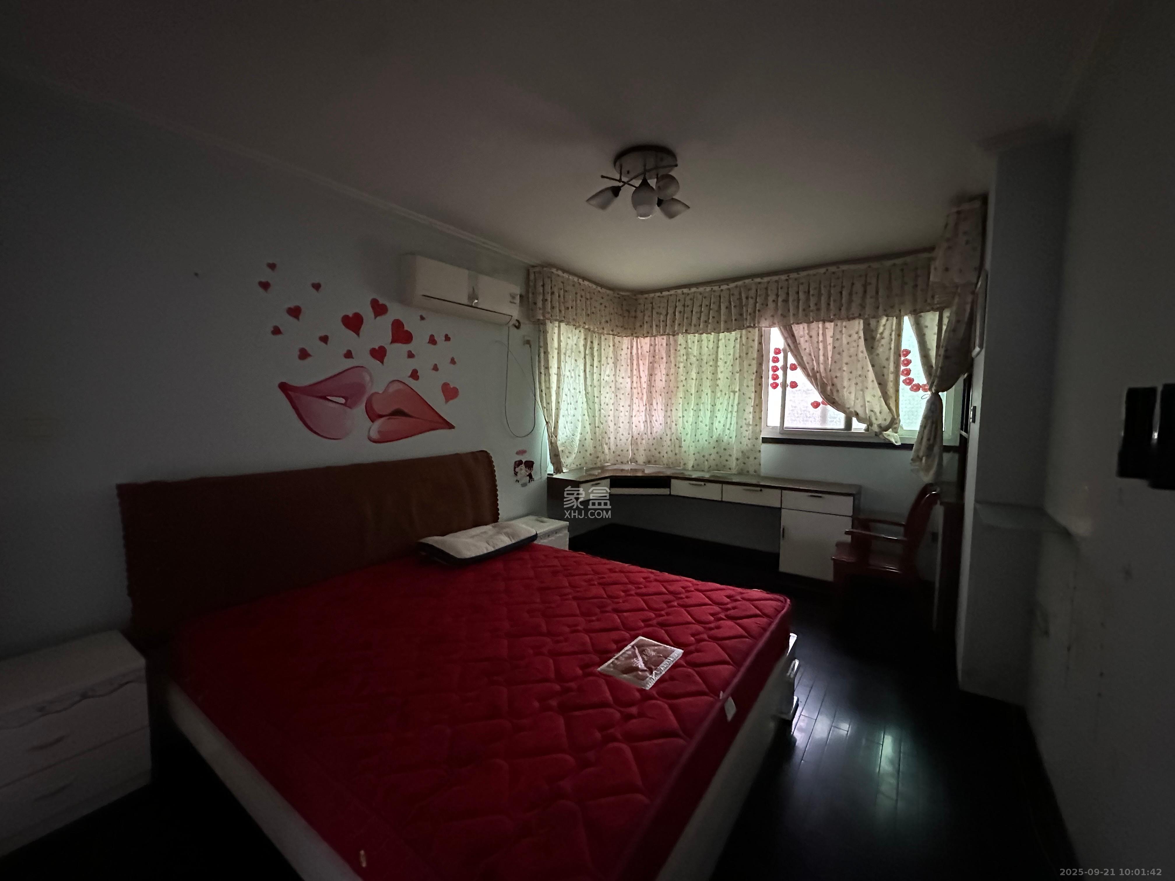 南建公寓 4室2厅2卫 2600.0元/月 南建公寓 4室2厅2卫 2600.0元/月室内图