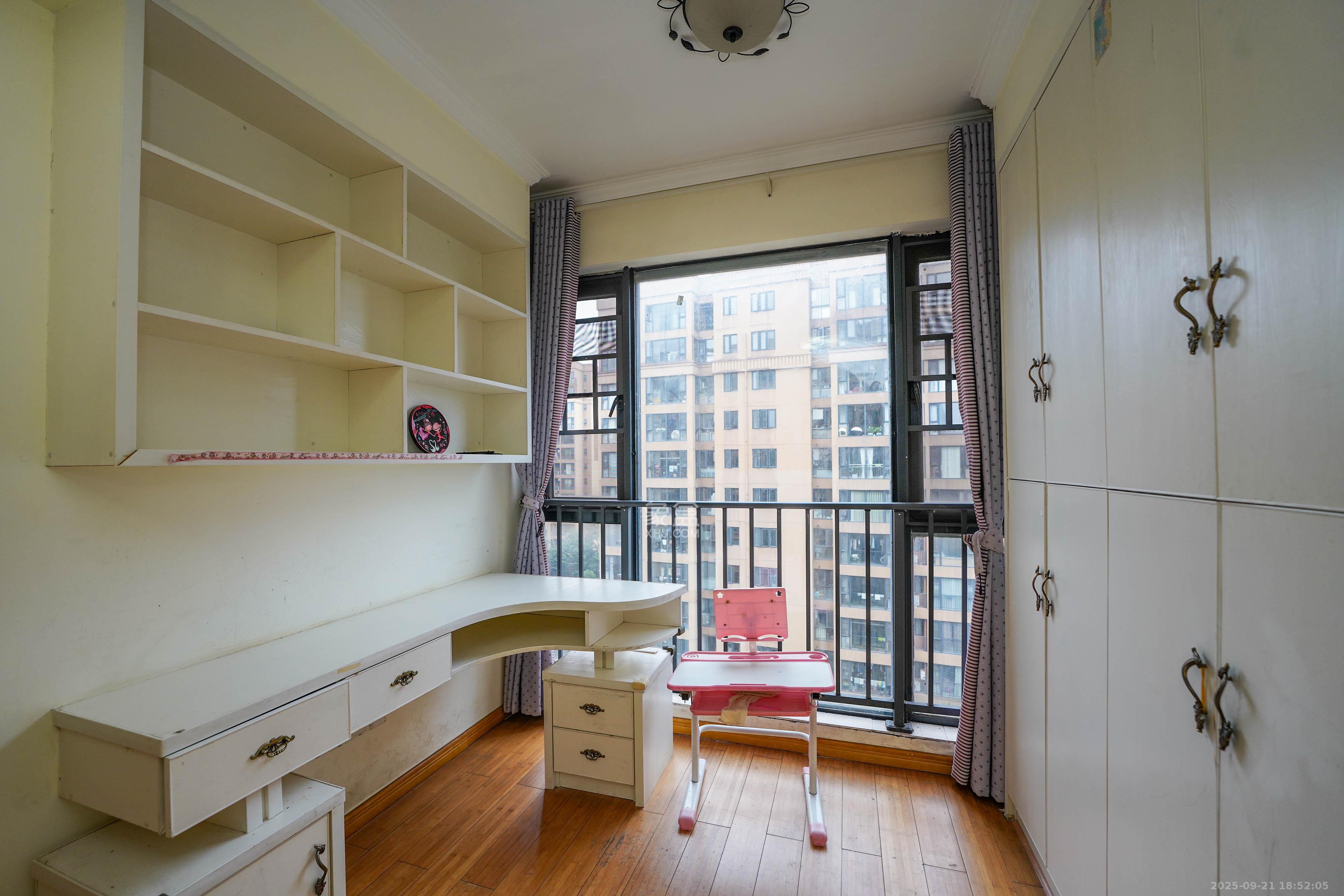 怡海星城  3室2厅2卫    69.0万 怡海星城  3室2厅2卫    69.0万其他