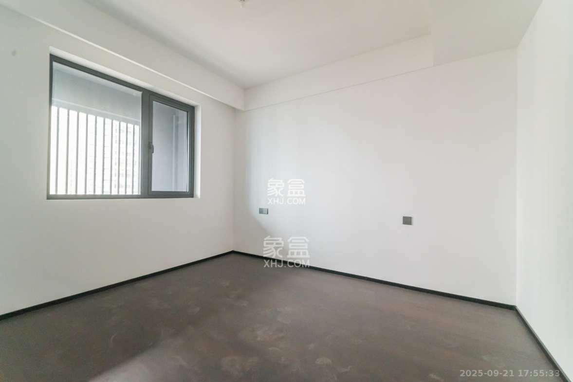 万科松湖天地 4室2厅2卫 170.0万 万科松湖天地 4室2厅2卫 170.0万卧室