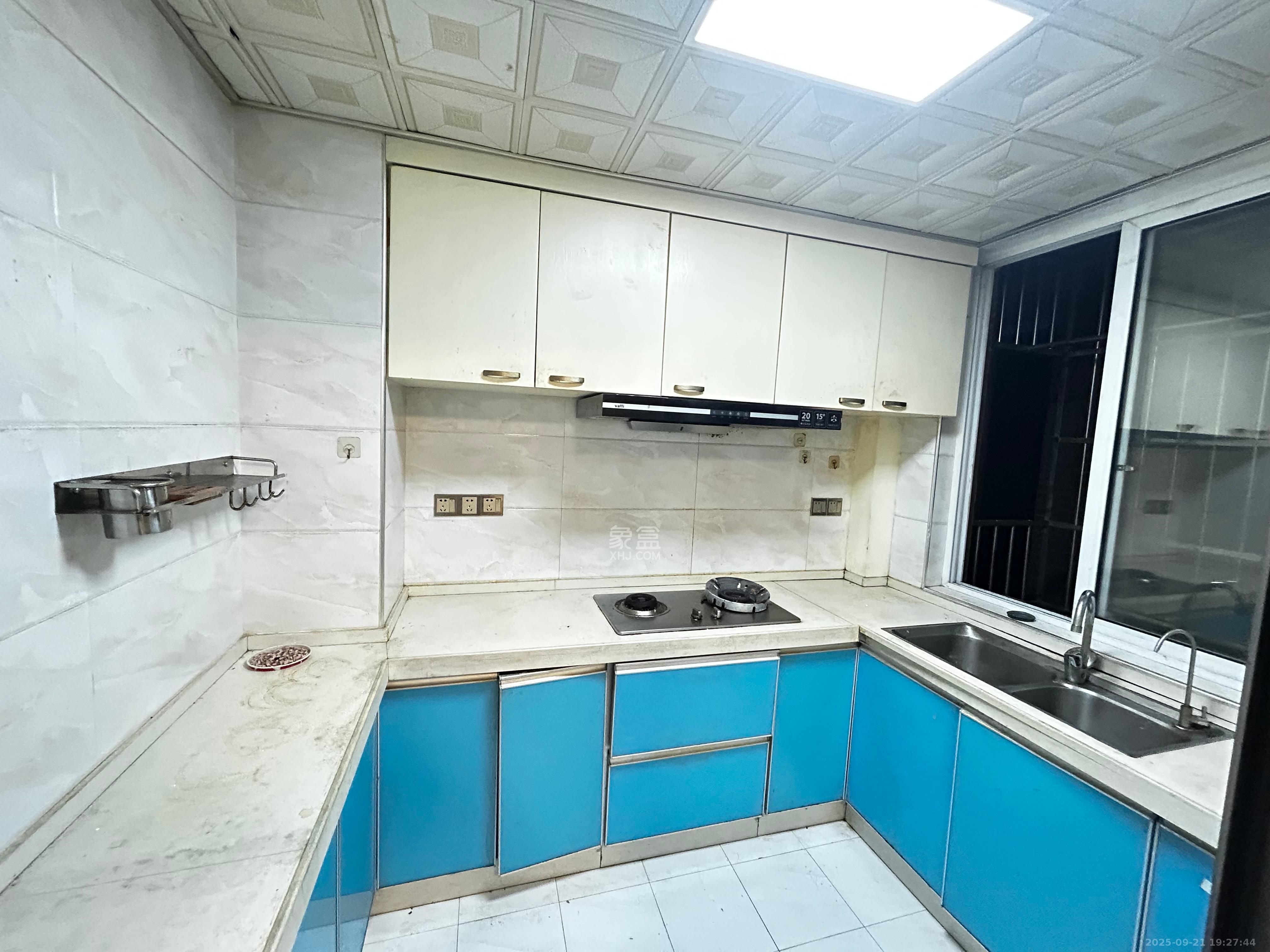 楚天世纪城东苑 4室2厅2卫 2200.0元/月 楚天世纪城东苑 4室2厅2卫 2200.0元/月室内图