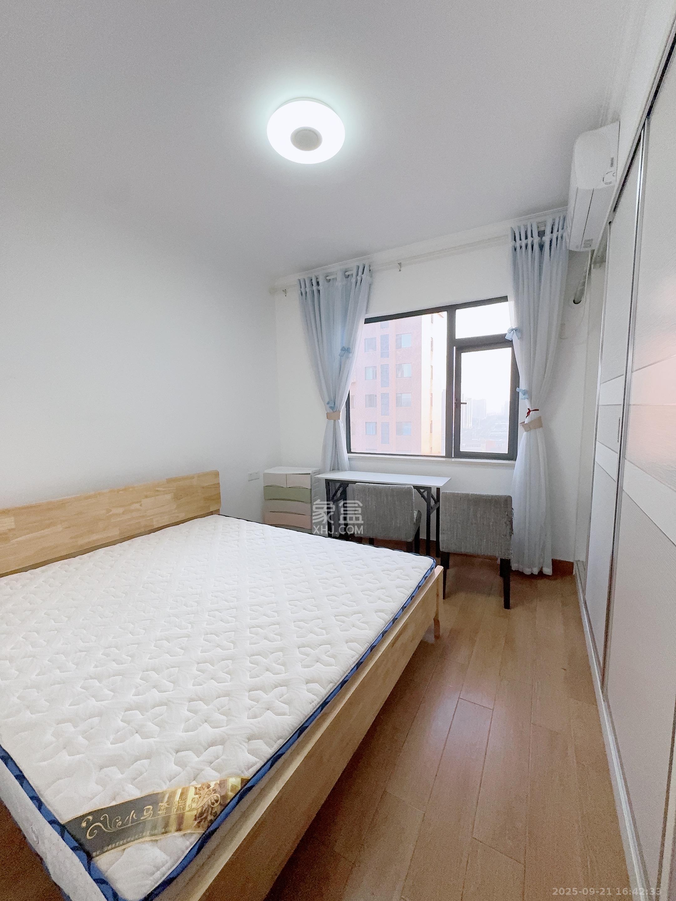 月亮湾草莓街区一、二期 4室2厅1卫 2100.0元/月 月亮湾草莓街区一、二期 4室2厅1卫 2100.0元/月室内图