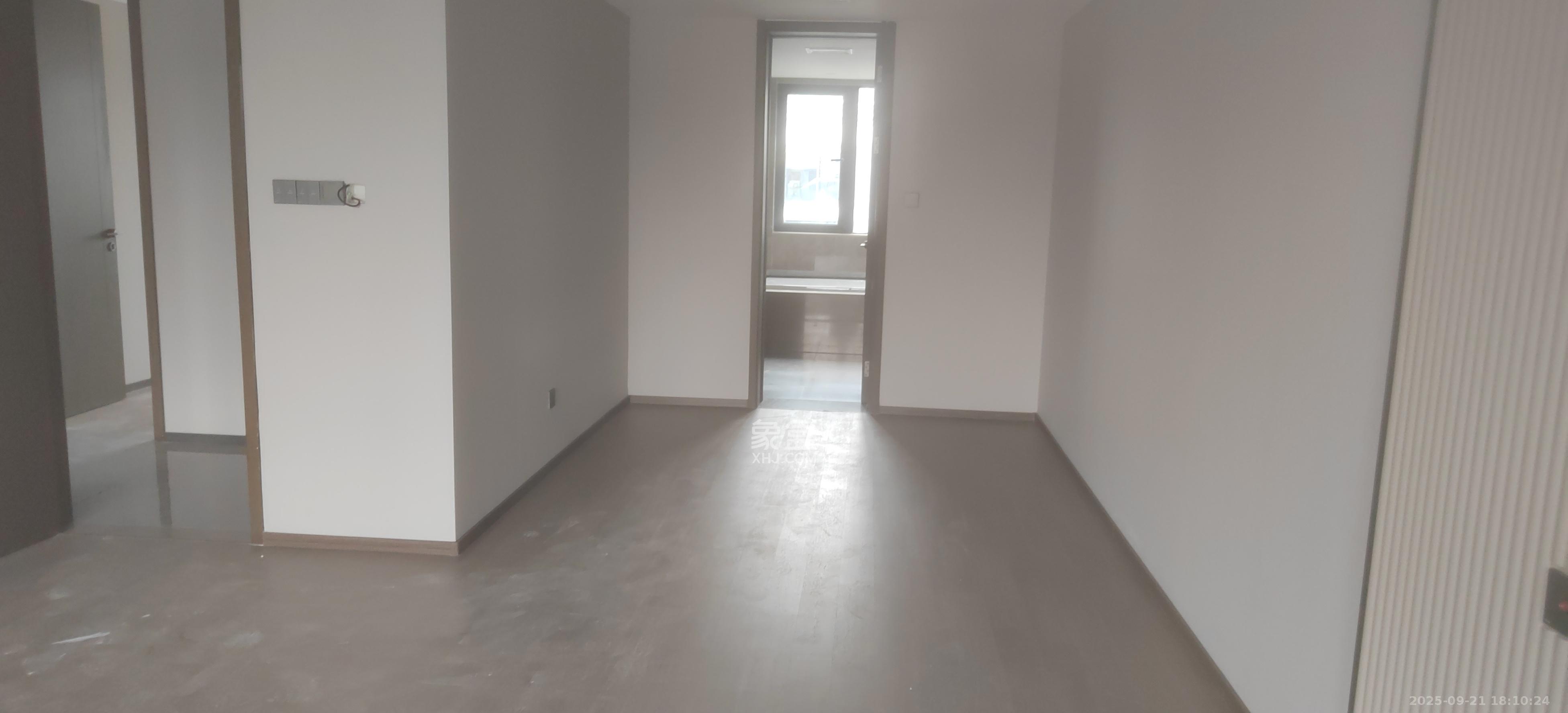 龙湖舜山府 4室2厅3卫 5600.0元/月 龙湖舜山府 4室2厅3卫 5600.0元/月室内图