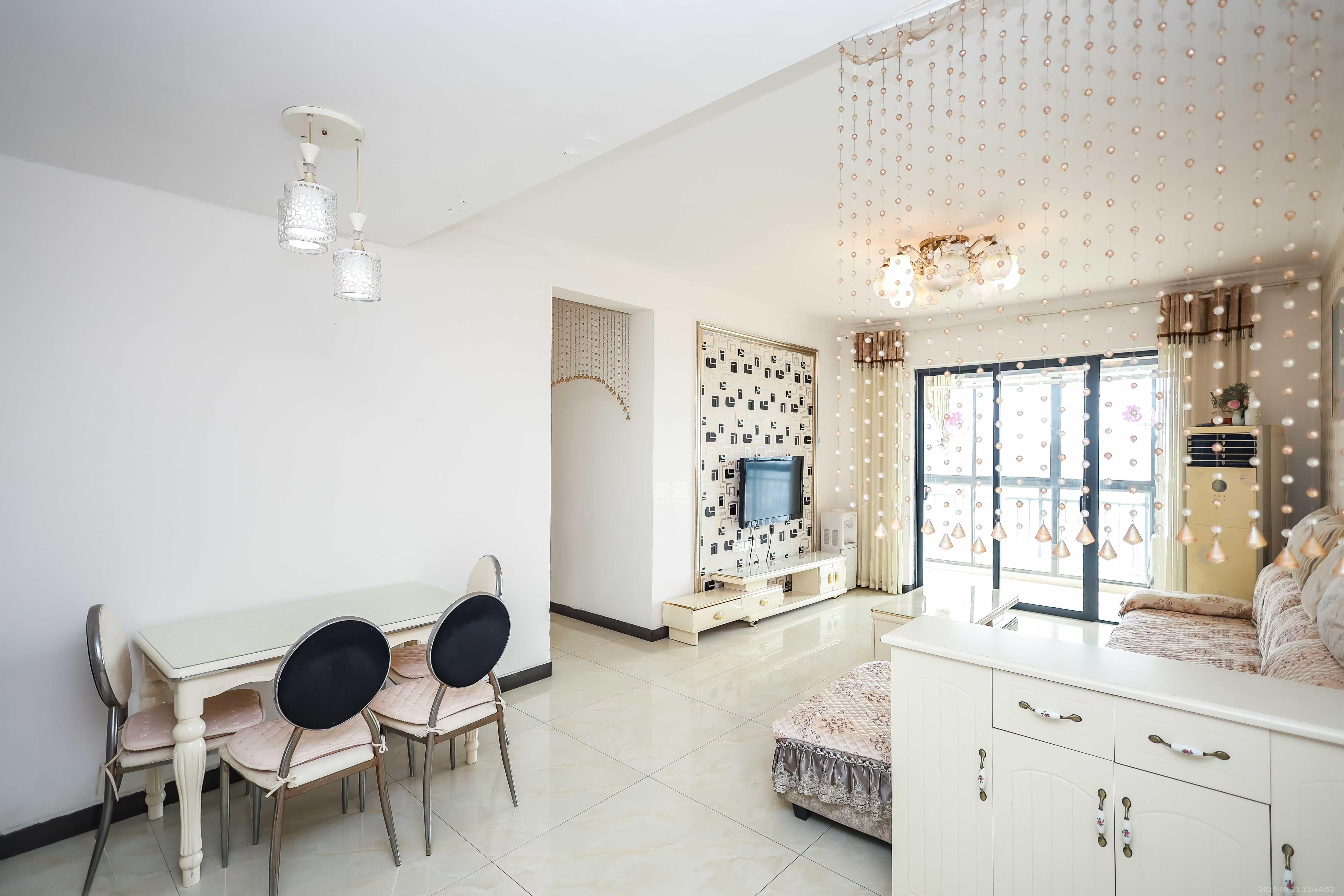 莱茵城 3室2厅1卫 2200.0元/月 莱茵城 3室2厅1卫 2200.0元/月室内图