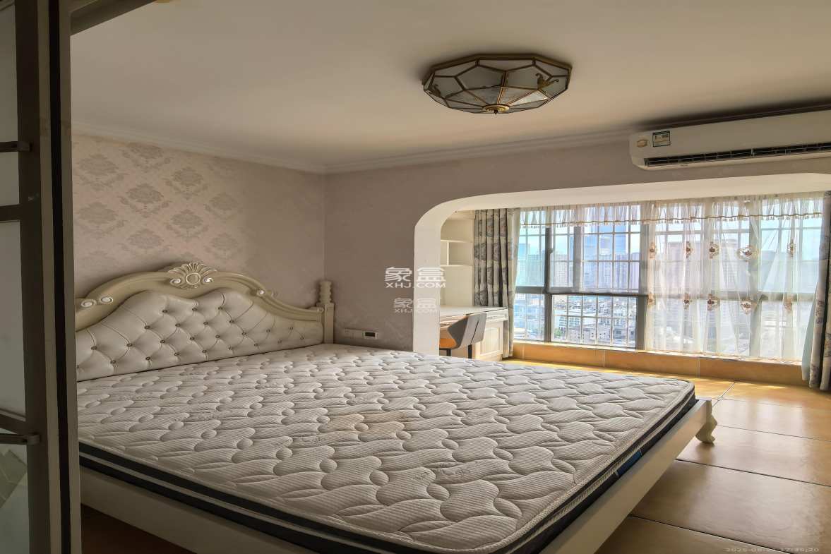 少帅府 4室2厅2卫 4500.0元/月 少帅府 4室2厅2卫 4500.0元/月室内图