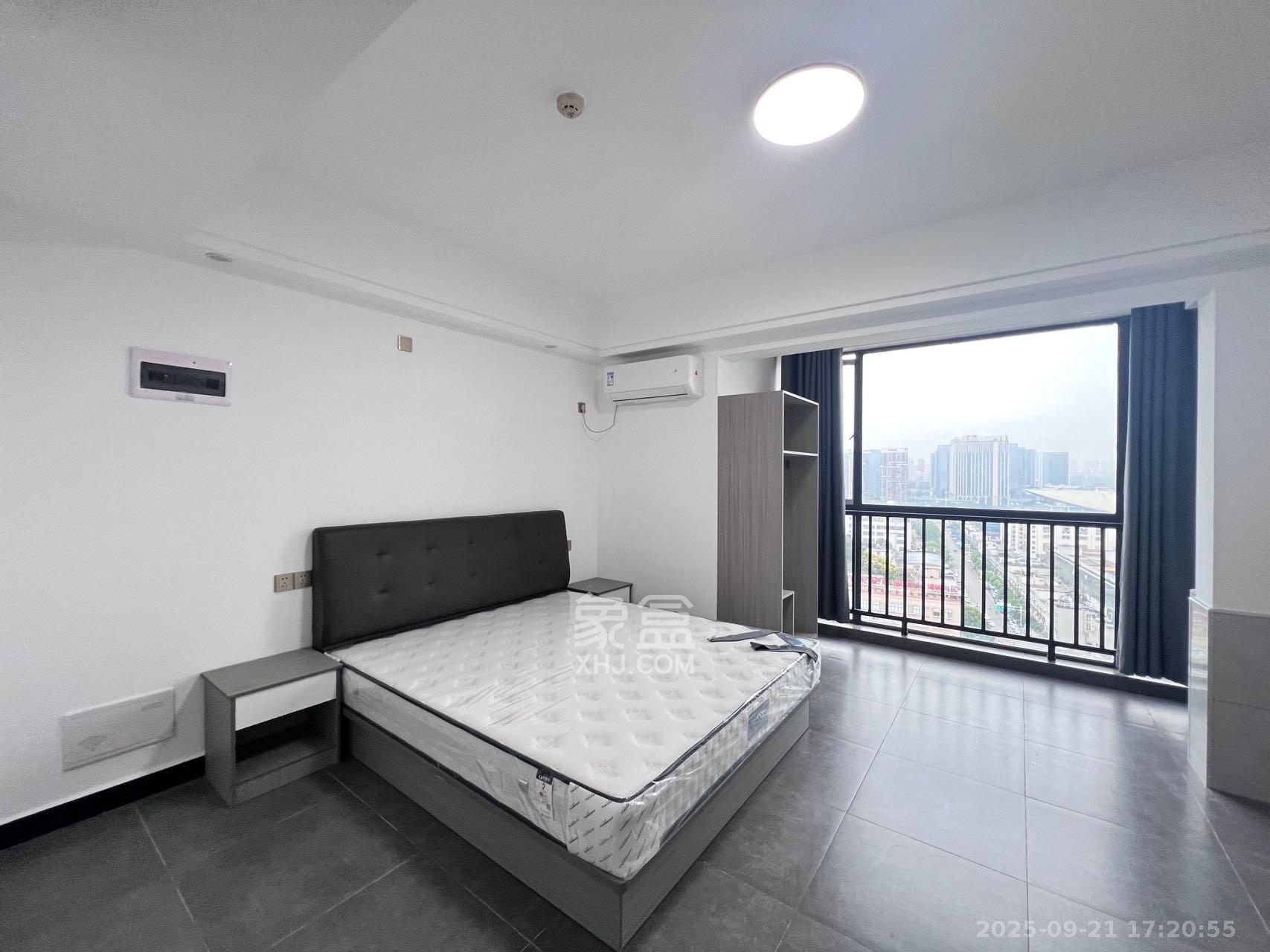 裕天国际商汇中心 1室1厅1卫 1500.0元/月 裕天国际商汇中心 1室1厅1卫 1500.0元/月室内图