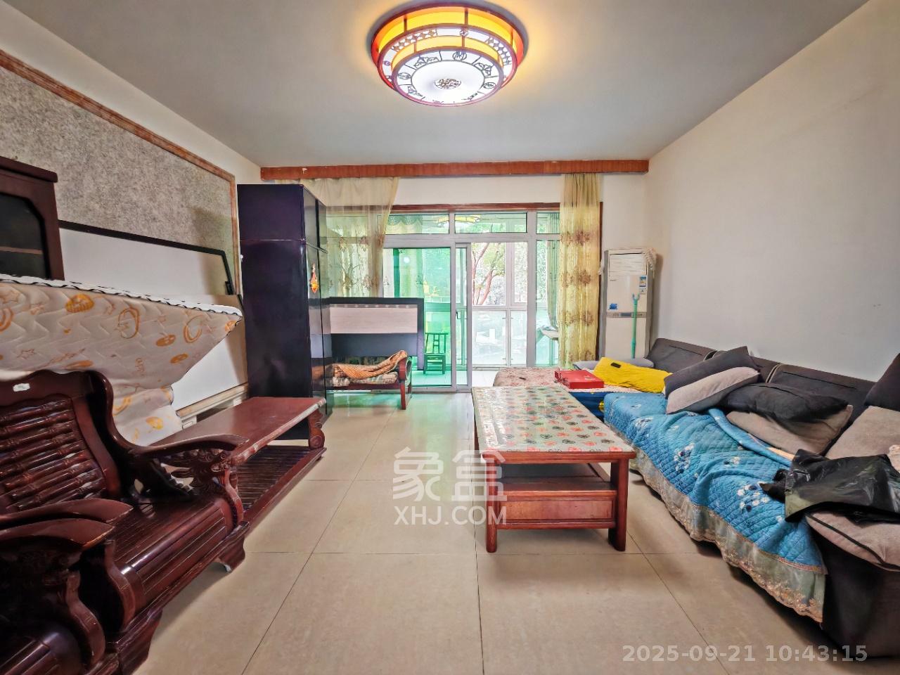 万事佳景园 4室2厅2卫 2500.0元/月 万事佳景园 4室2厅2卫 2500.0元/月室内图