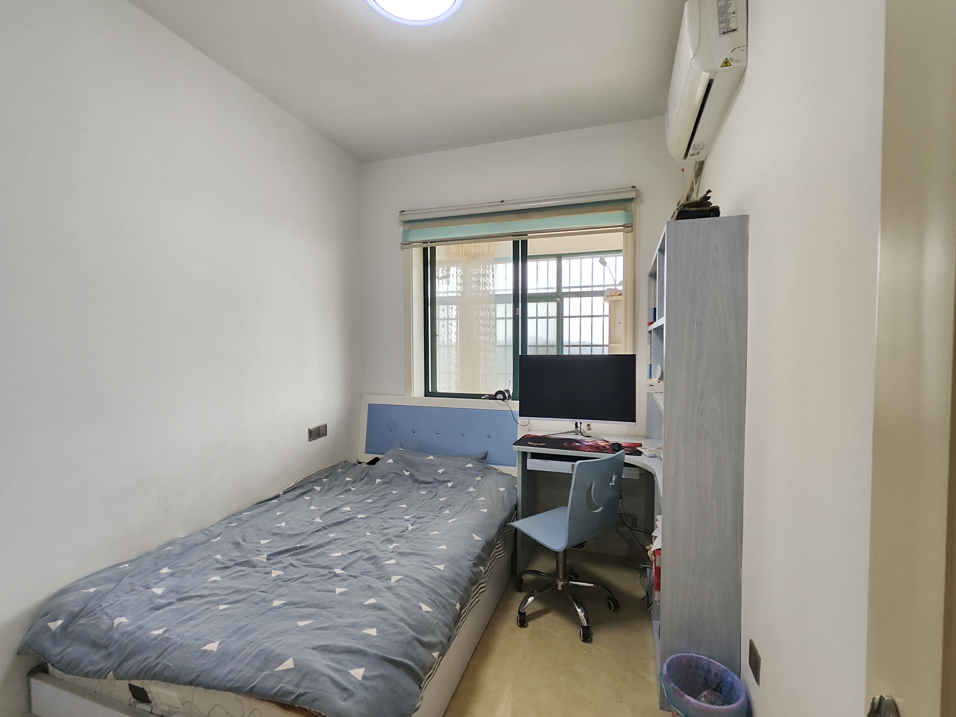 上尚城  3室2厅1卫    99.8万 上尚城  3室2厅1卫    99.8万客厅