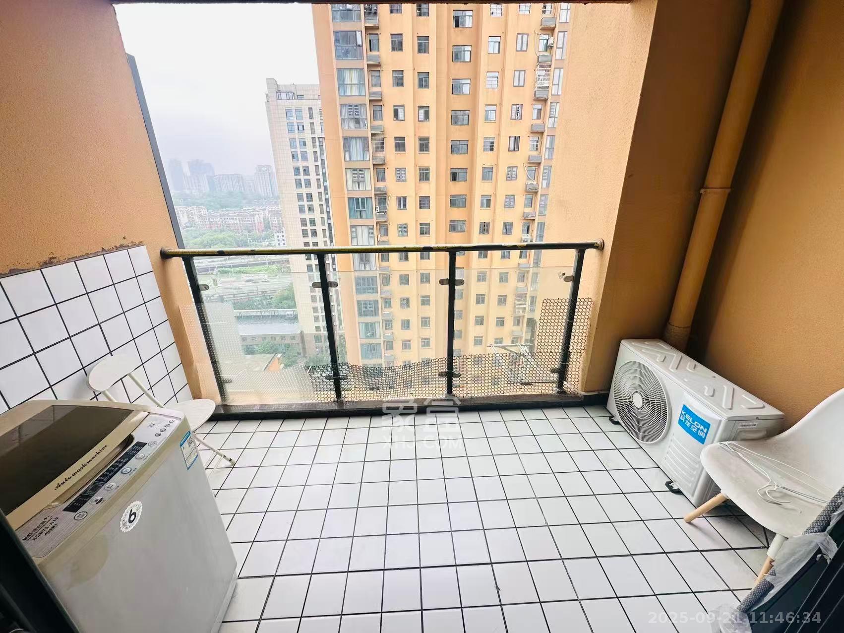 江南华府  3室2厅1卫   2500.00元/月室内图