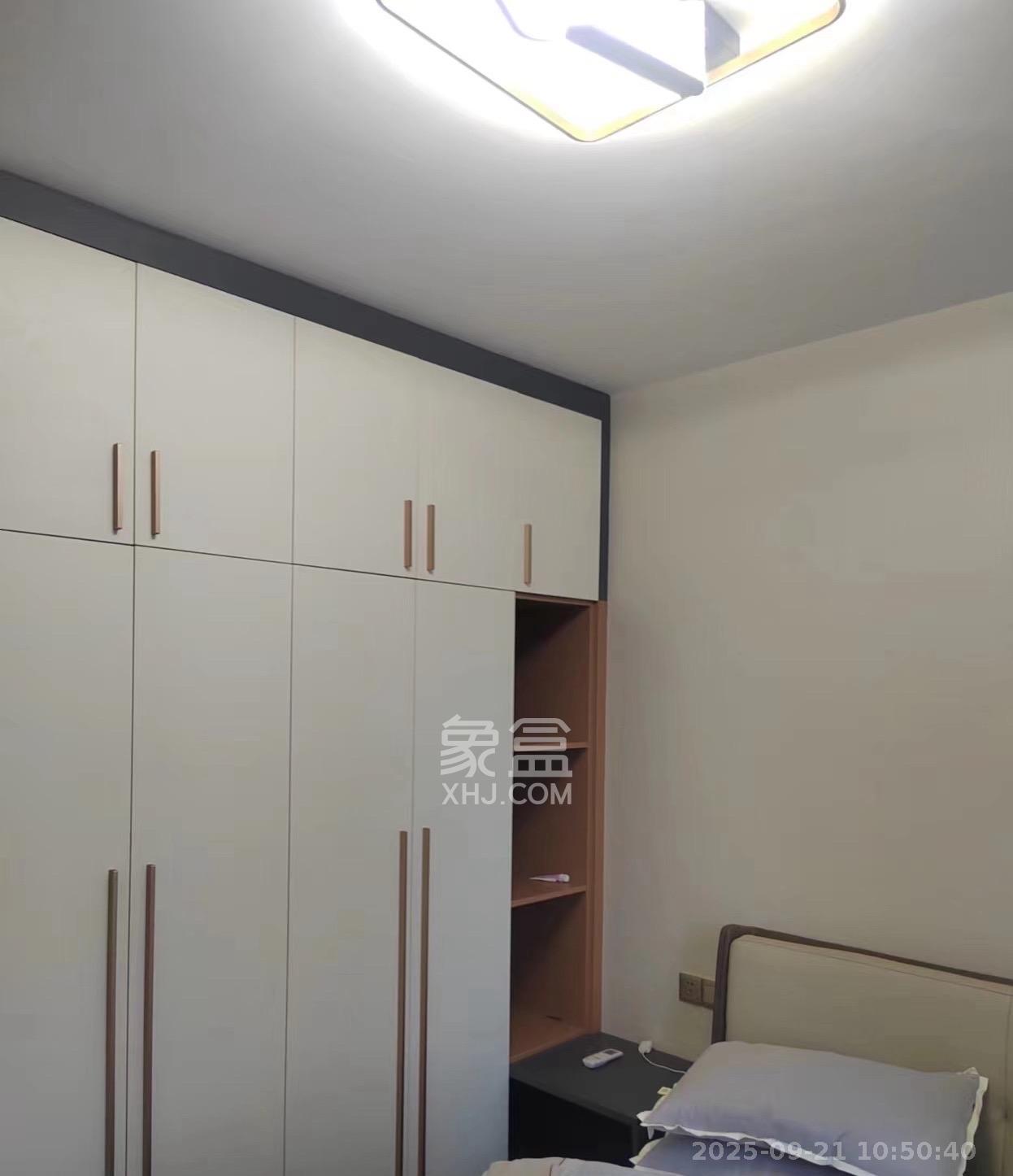 中海阅麓山一期  4室2厅1卫    5000.0元/月室内图