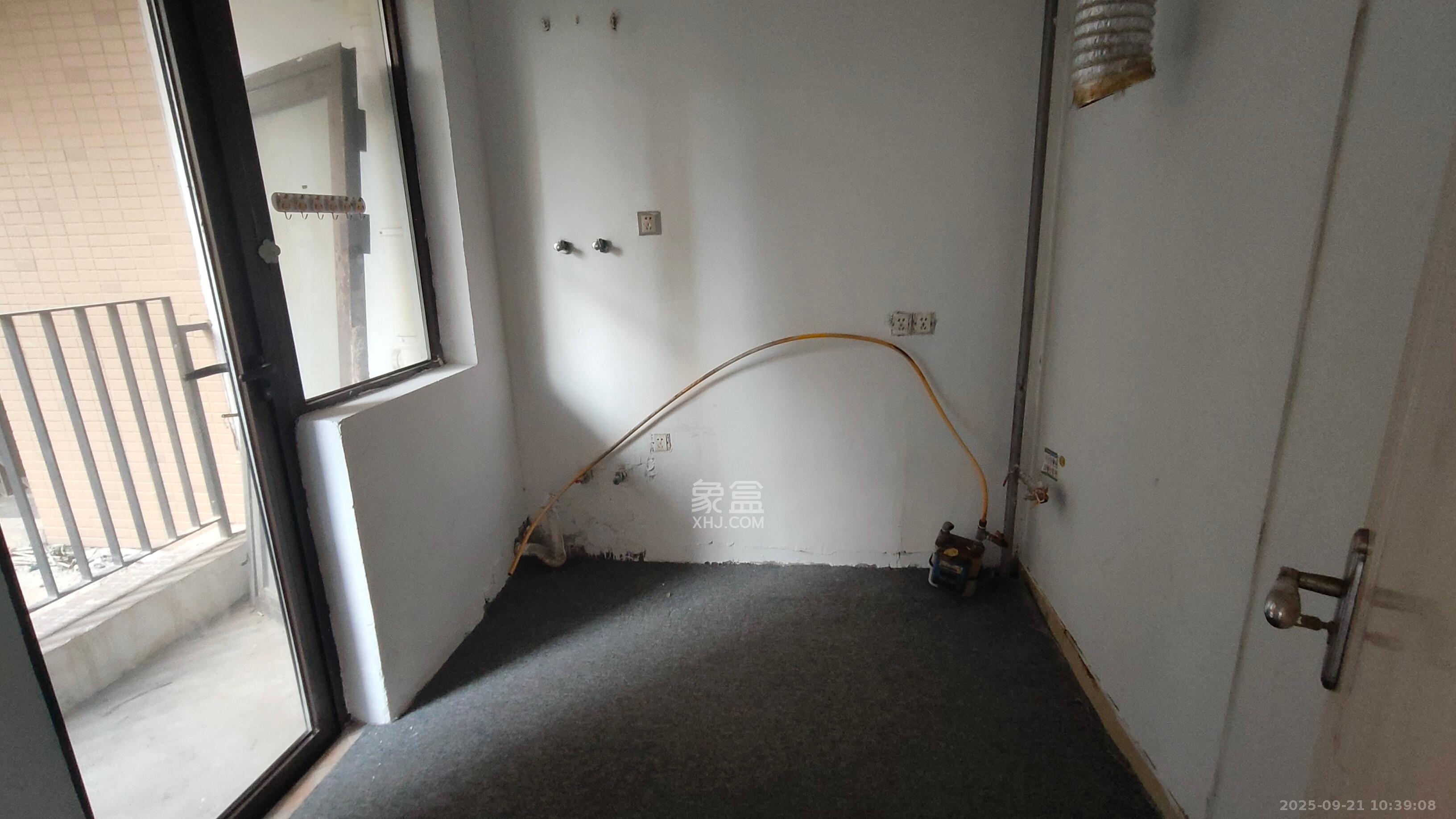 华润凤凰城三期 3室2厅2卫 2400.0元/月 华润凤凰城三期 3室2厅2卫 2400.0元/月室内图