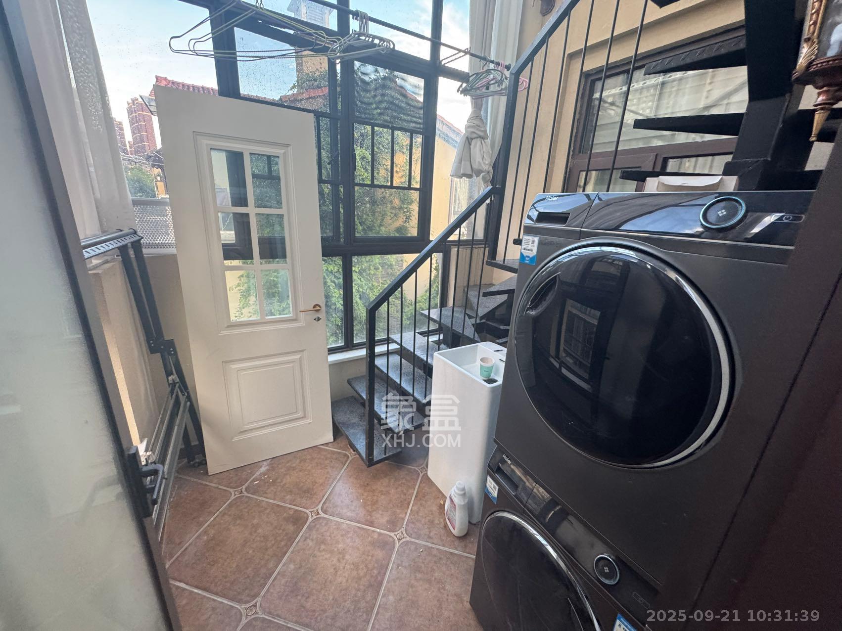 金地三千府(金地湖山樾、金地自在城) 6室3厅3卫 8800.0元/月 金地三千府(金地湖山樾、金地自在城) 6室3厅3卫 8800.0元/月室内图