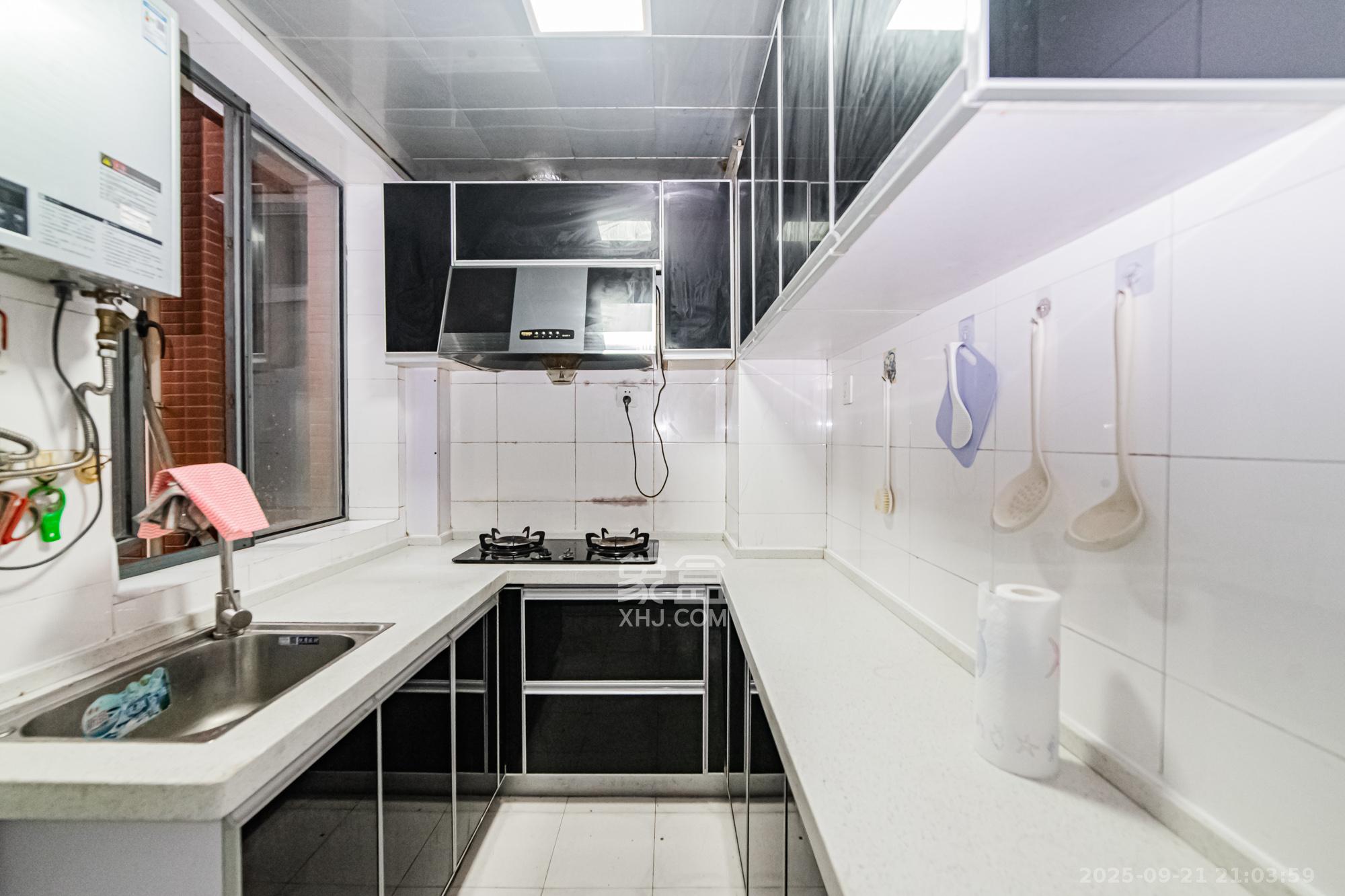 滨江君悦香邸 3室2厅1卫 90.0万 滨江君悦香邸 3室2厅1卫 90.0万厨房