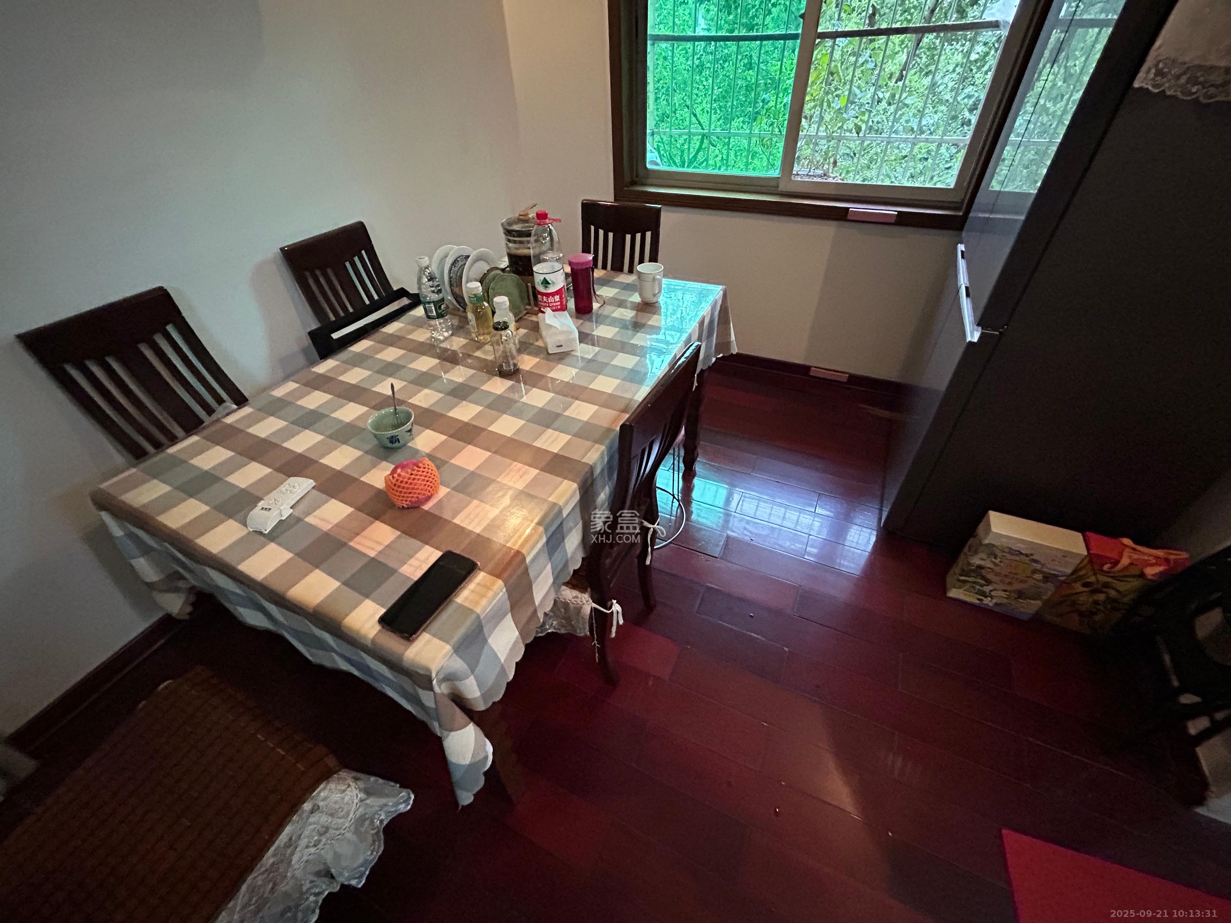 富湘园  3室2厅2卫    3000.0元/月室内图