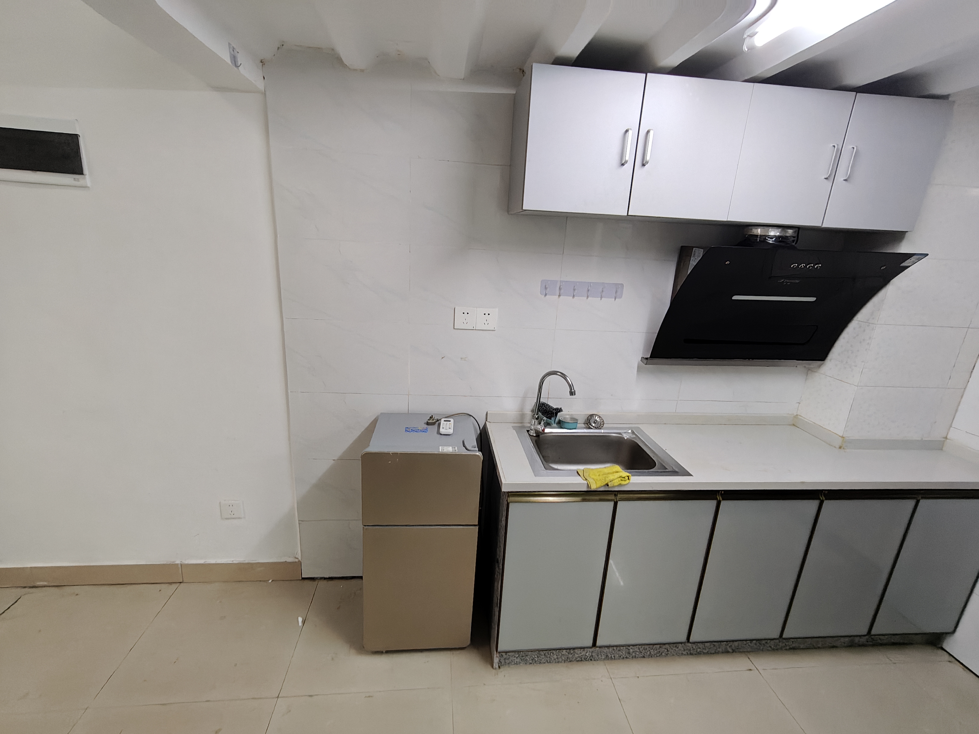 申鑫国际广场 1室1厅1卫 1000.0元/月 申鑫国际广场 1室1厅1卫 1000.0元/月室内图