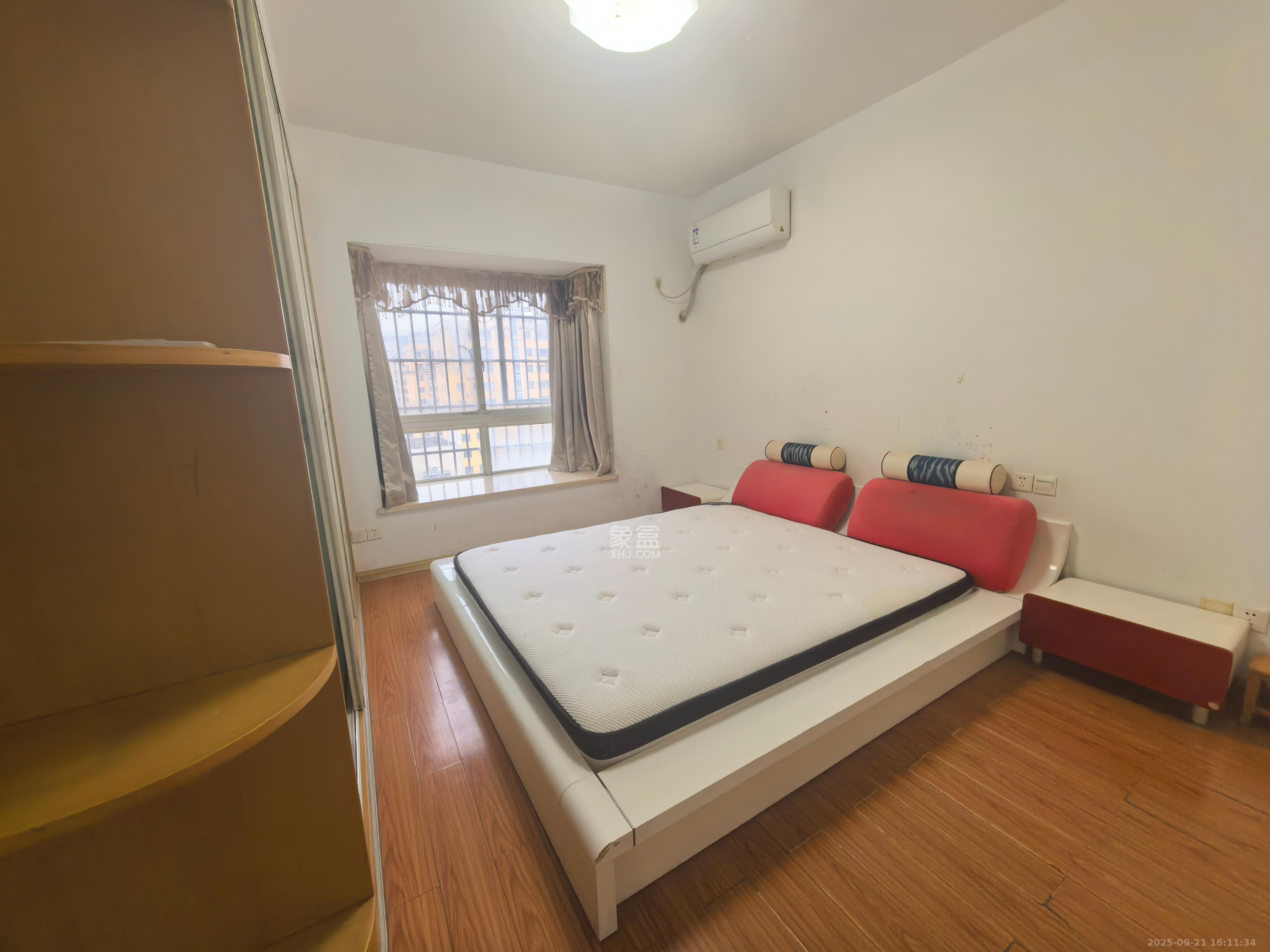 万丽景园  1室2厅2卫    1900.0元/月室内图