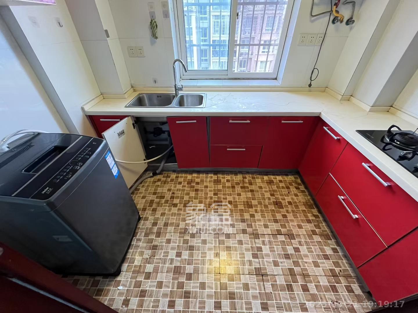 长房西郡  3室2厅2卫    2400.0元/月室内图