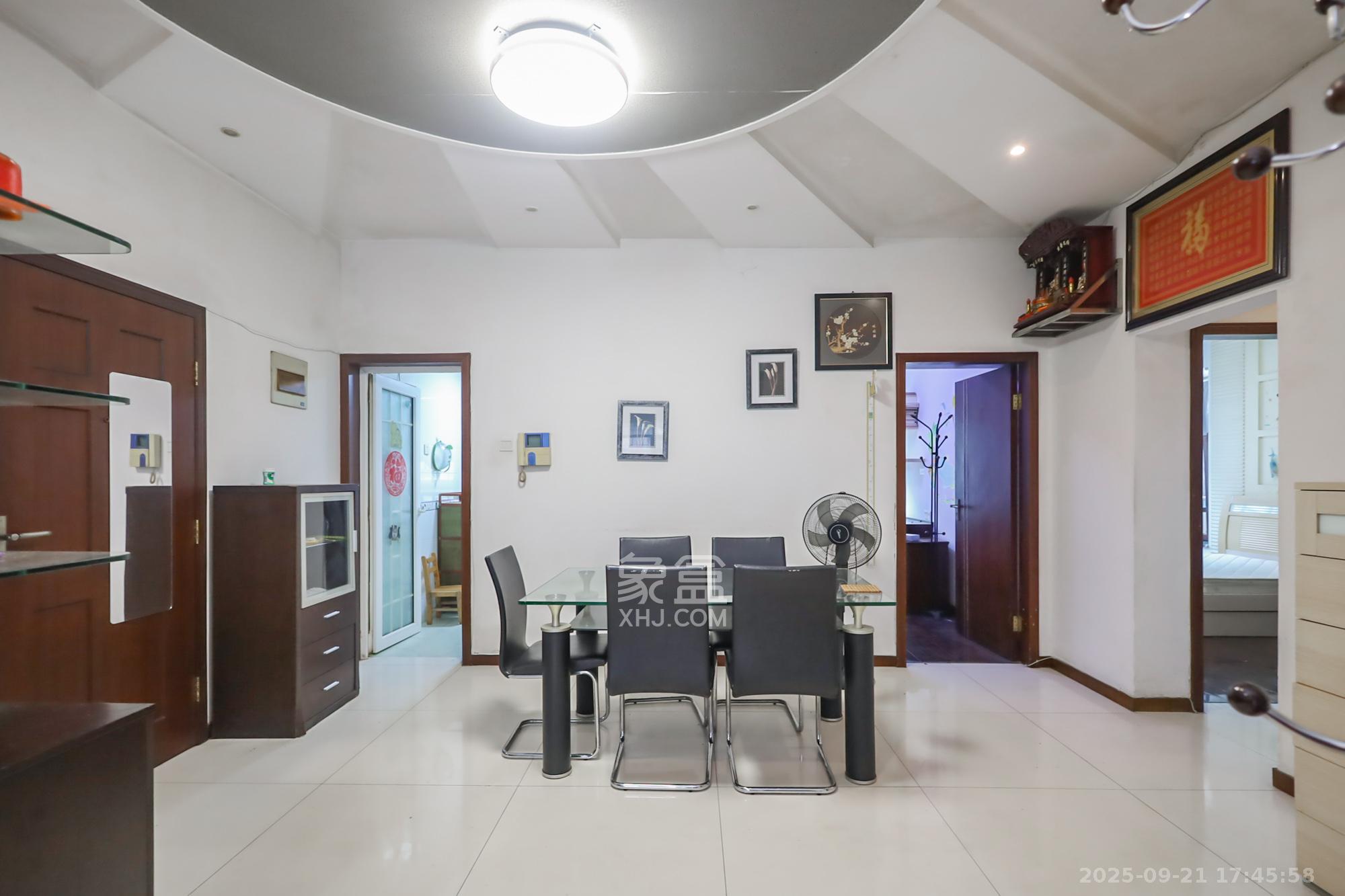 江岸景苑  3室1厅1卫    156.0万其他