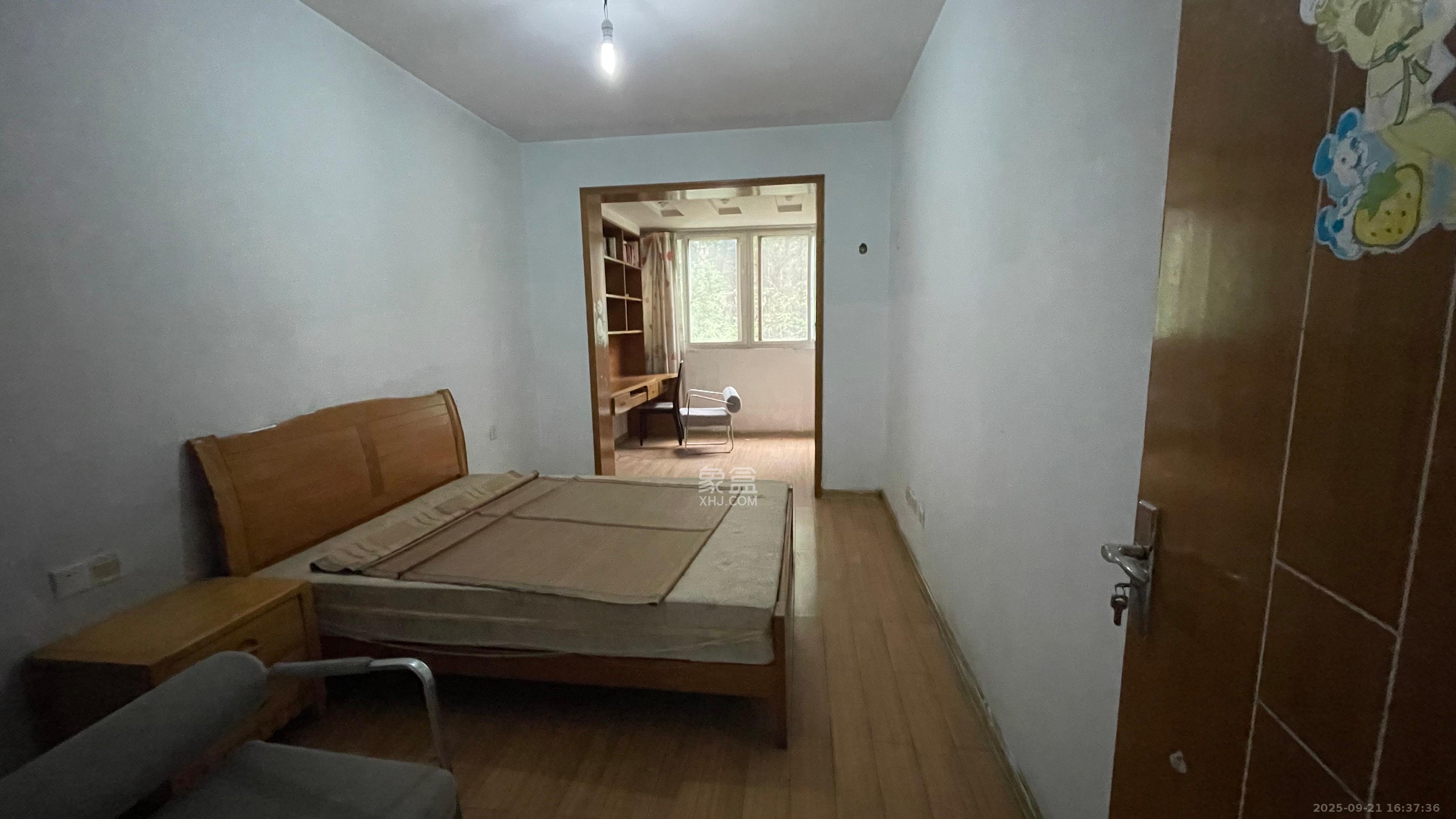 联通小区(瑞丽园) 3室2厅2卫 2100.0元/月 联通小区(瑞丽园) 3室2厅2卫 2100.0元/月室内图