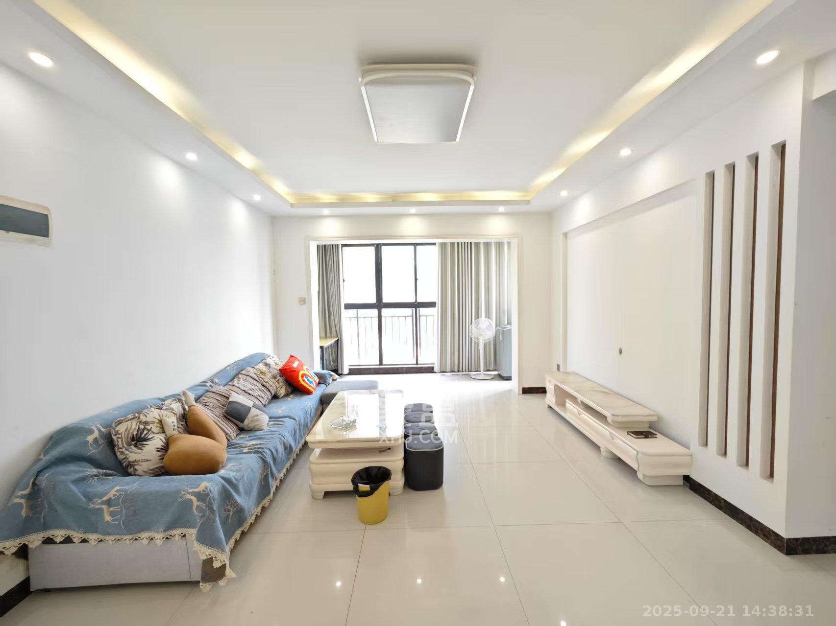 杜鹃文苑 3室2厅2卫 2400.0元/月 杜鹃文苑 3室2厅2卫 2400.0元/月室内图