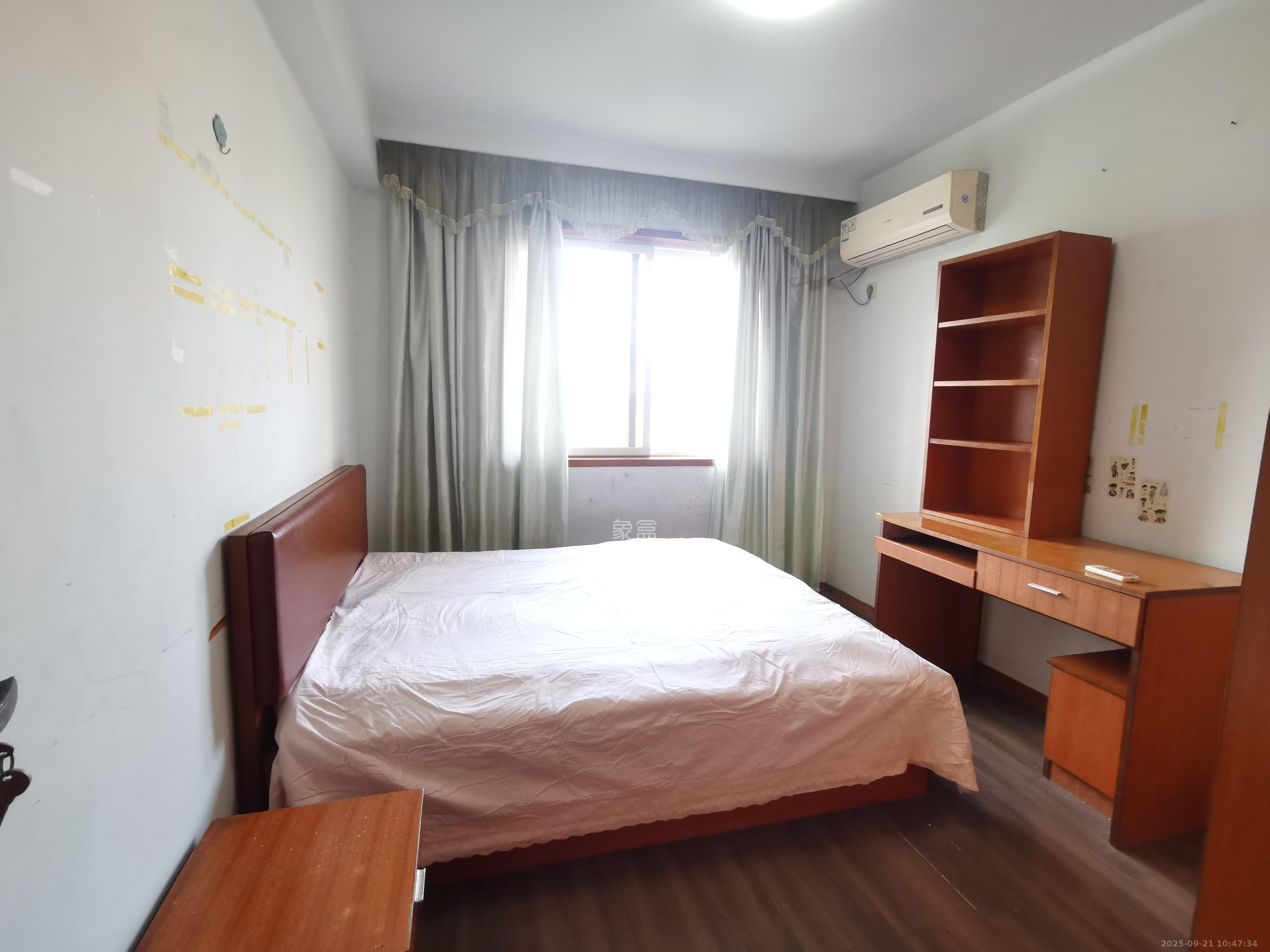 枫林美景  2室2厅1卫    2100.0元/月室内图