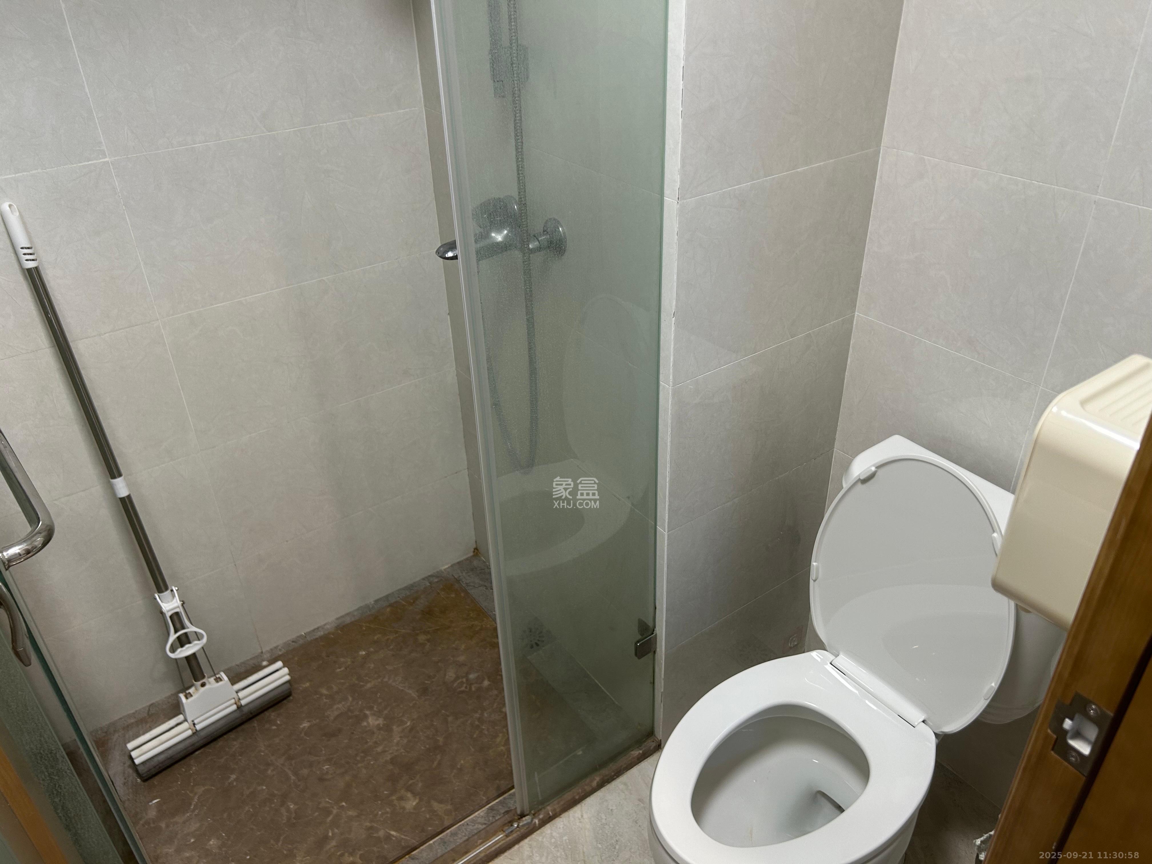 中海梅溪湖壹号  1室1厅1卫    2200.0元/月室内图