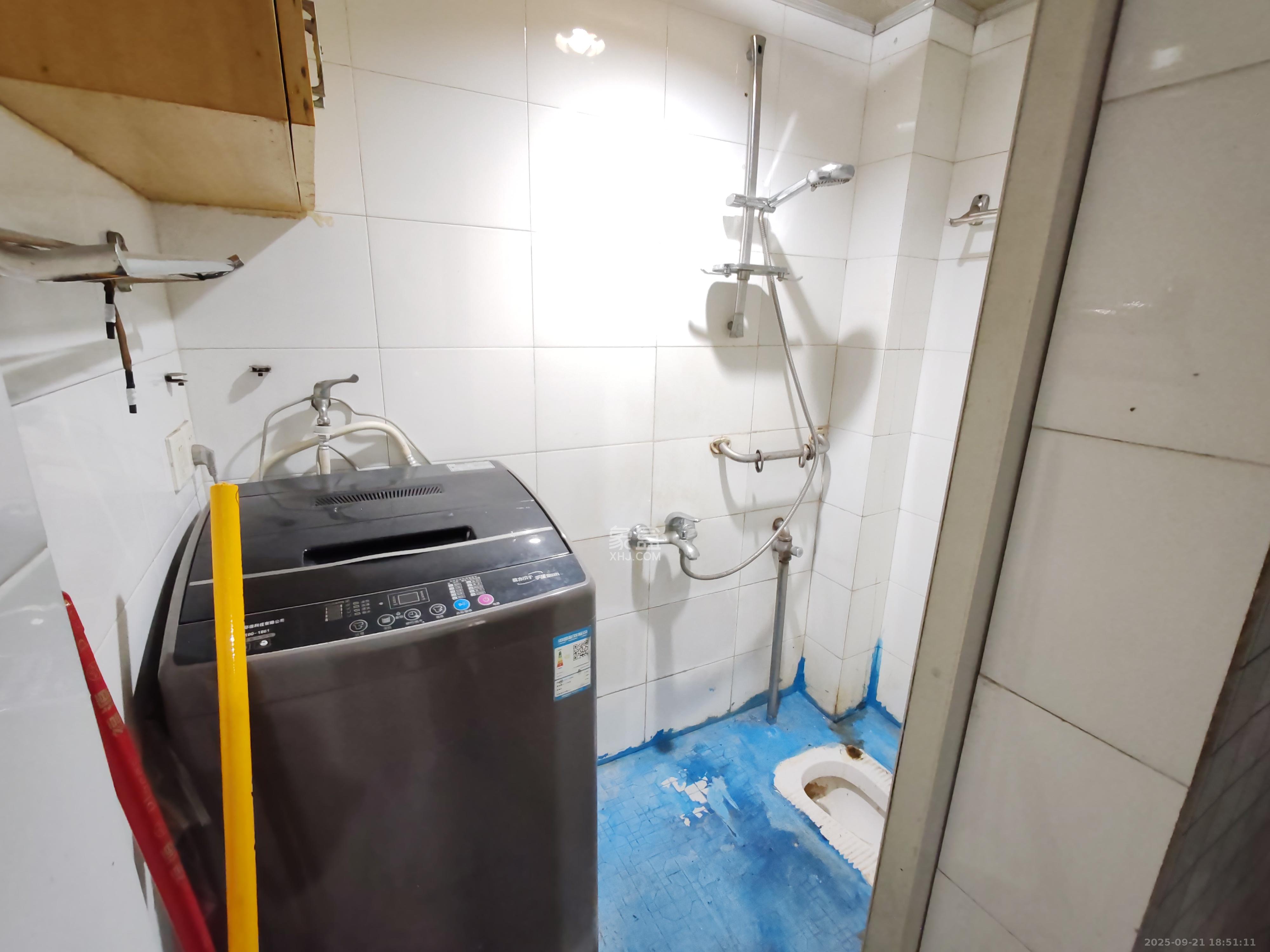 铝厂宿舍 1室2厅1卫 1300.0元/月 铝厂宿舍 1室2厅1卫 1300.0元/月室内图