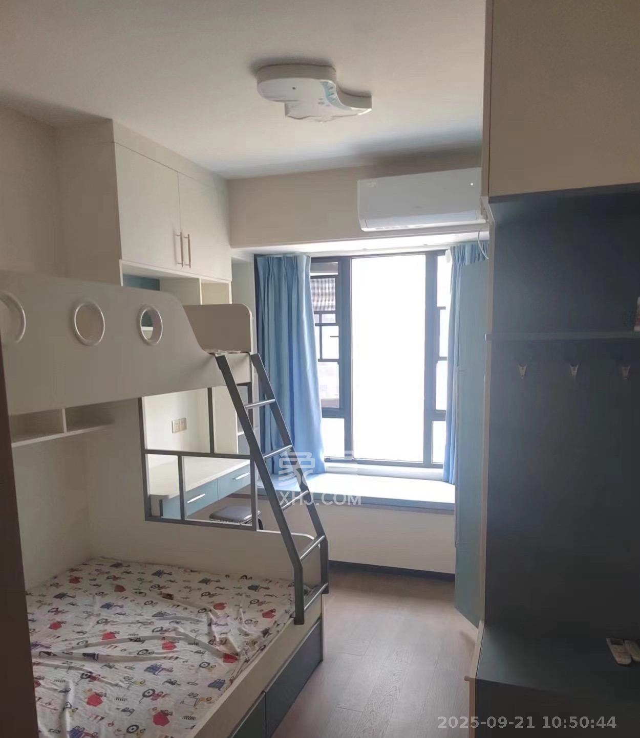 中海阅麓山一期  4室2厅1卫    5000.0元/月室内图