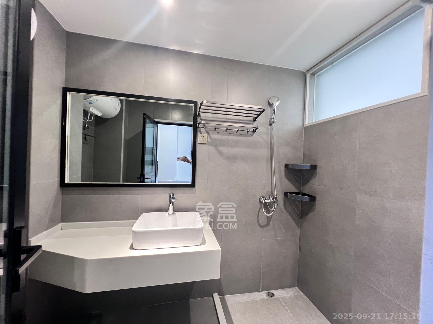 裕天国际商汇中心 1室1厅1卫 1500.0元/月 裕天国际商汇中心 1室1厅1卫 1500.0元/月室内图