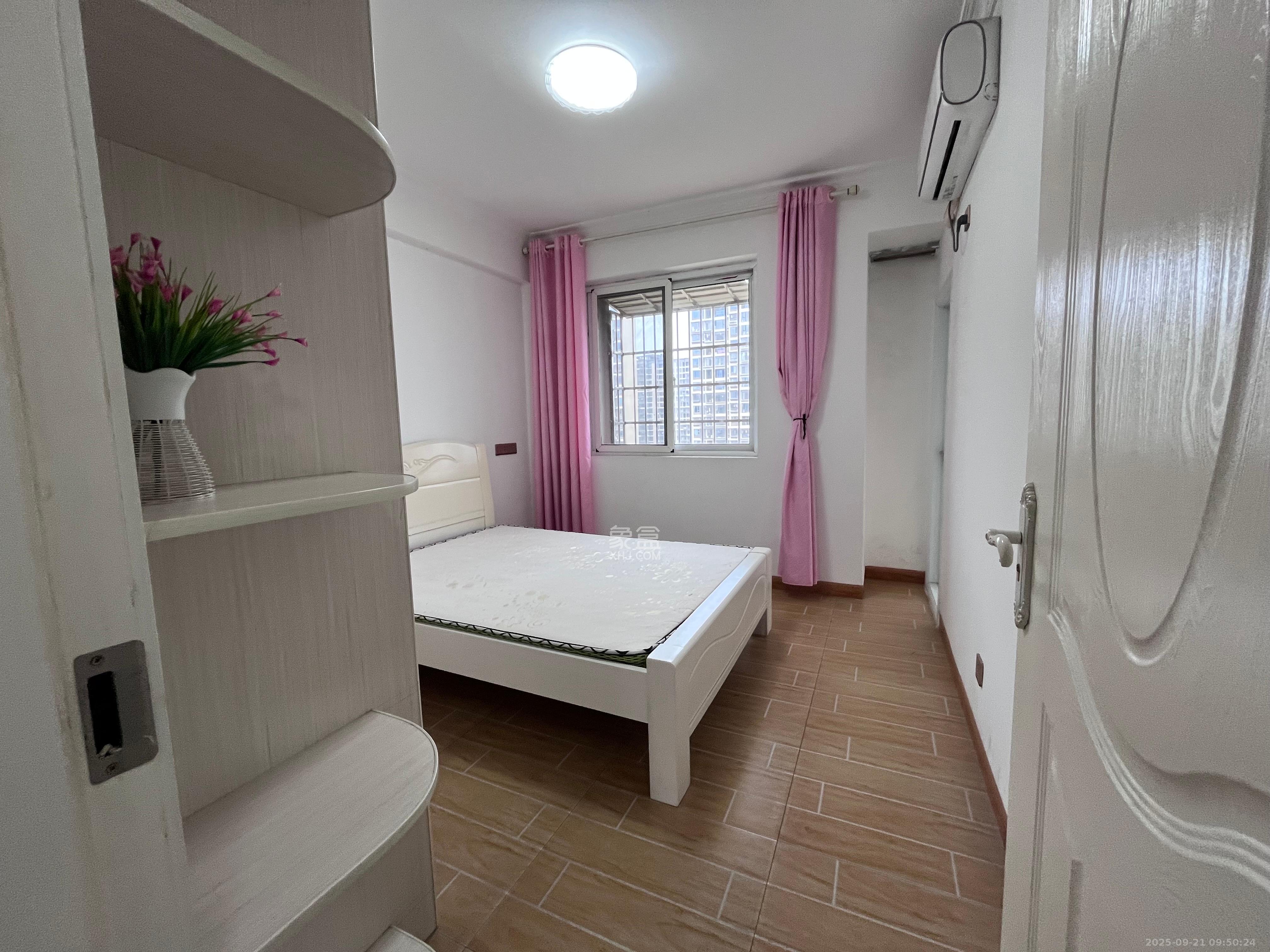 桥头家苑一期  3室2厅2卫    2300.0元/月 桥头家苑一期  3室2厅2卫    2300.0元/月室内图